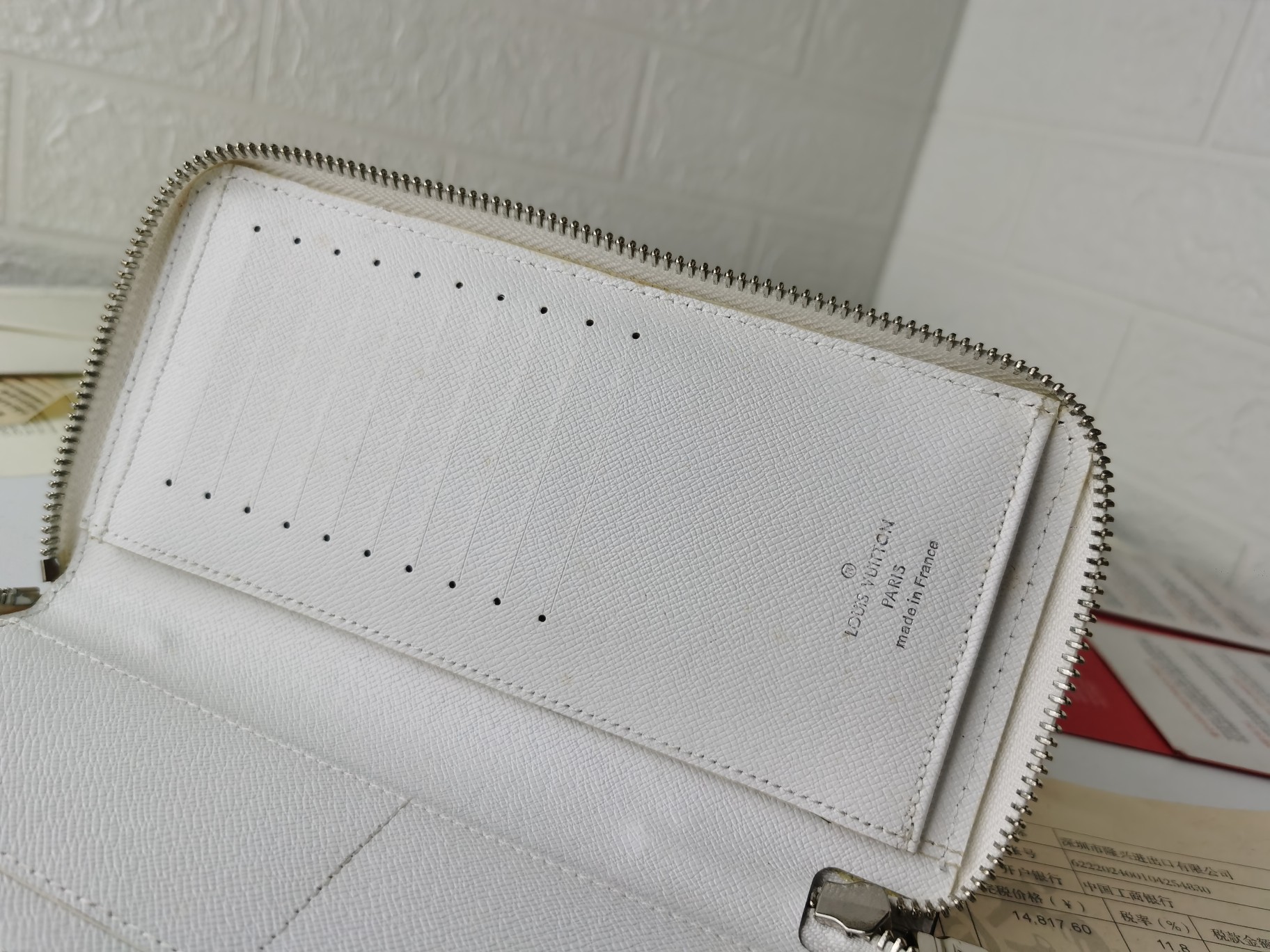 高級感溢れるDamier Graphite メンズ縦型ファスナー財布