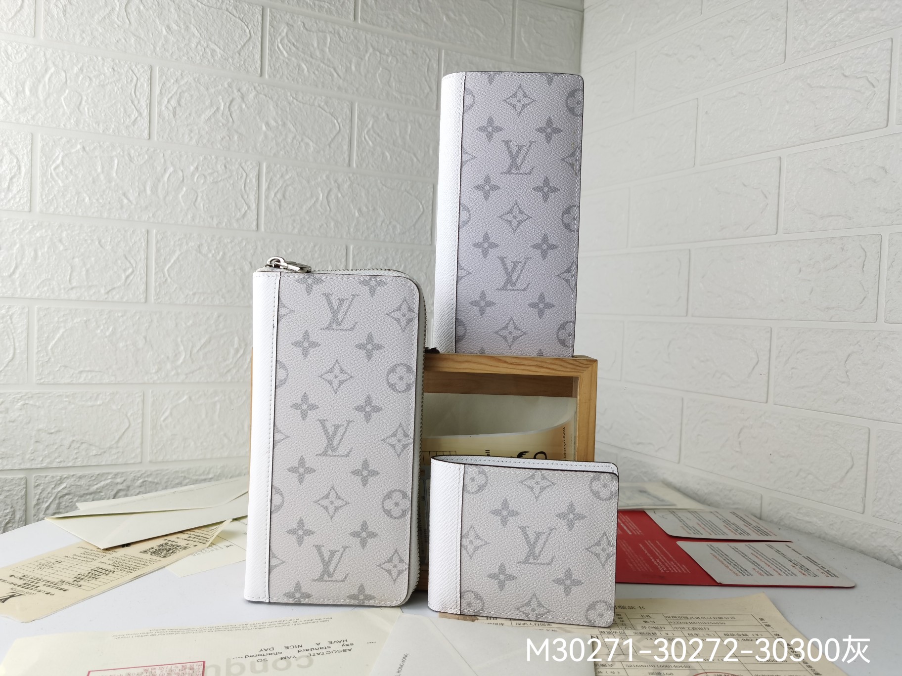 高級感溢れるDamier Graphite メンズ縦型ファスナー財布