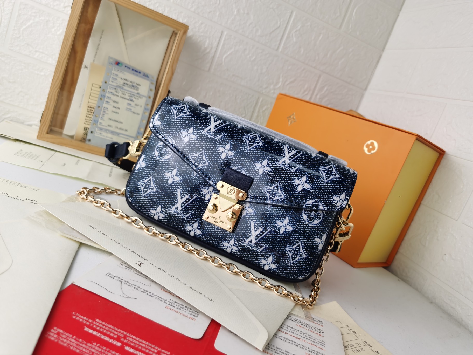 Pochette Métis East West 手袋取材 Monoglam 帆布