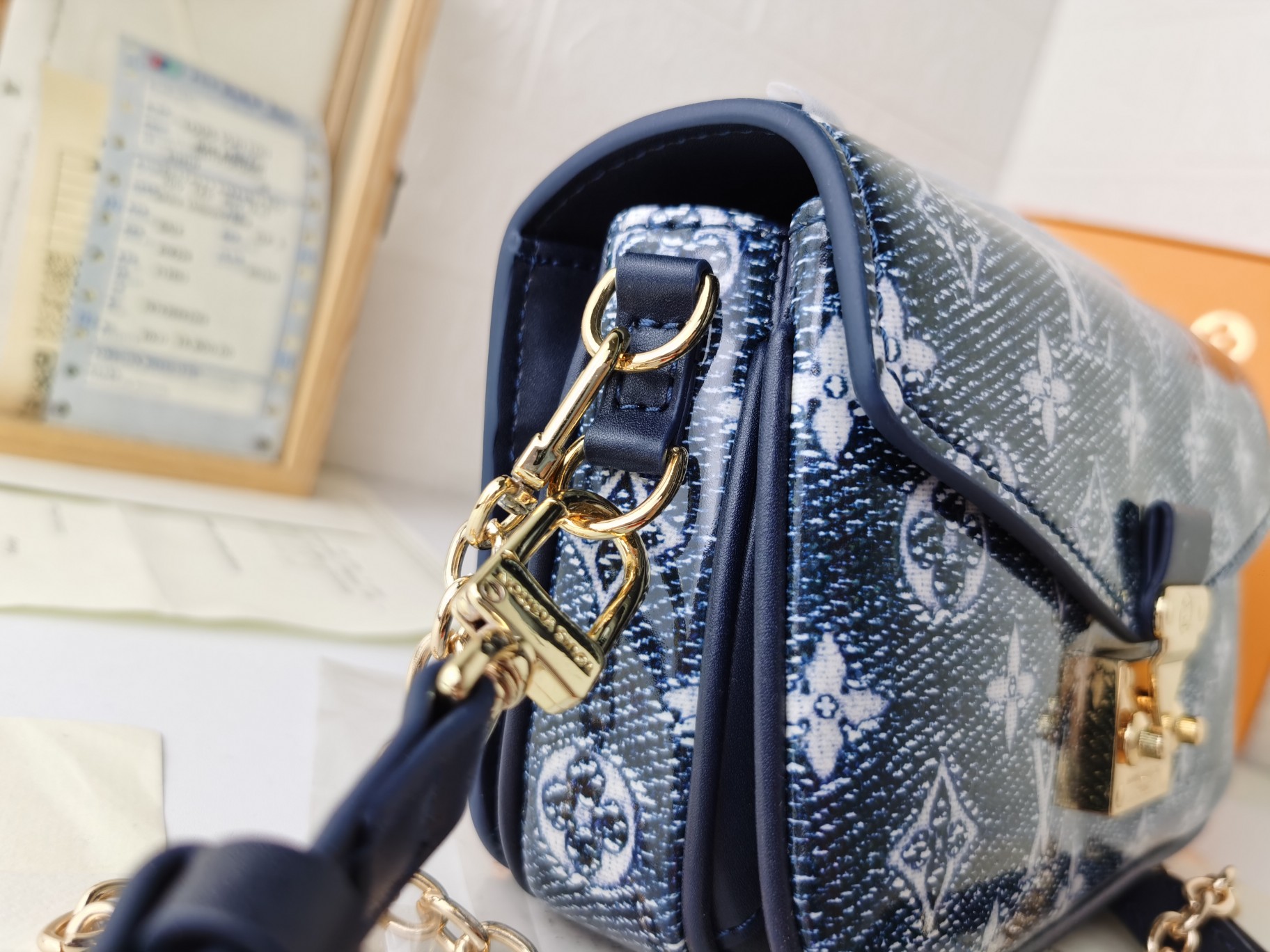 Pochette Métis East West 手袋取材 Monoglam 帆布