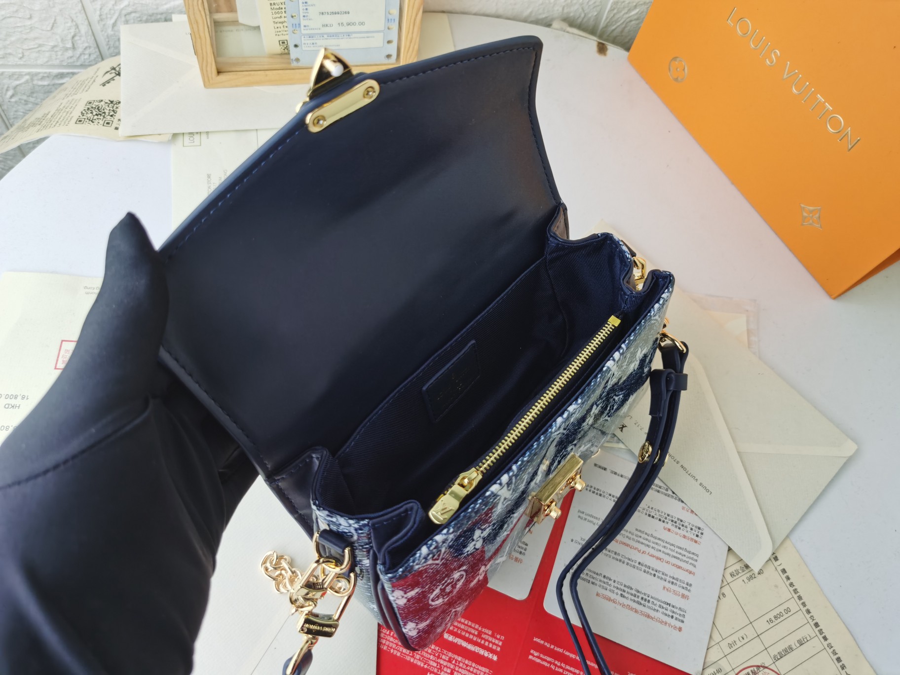 Pochette Métis East West 手袋取材 Monoglam 帆布