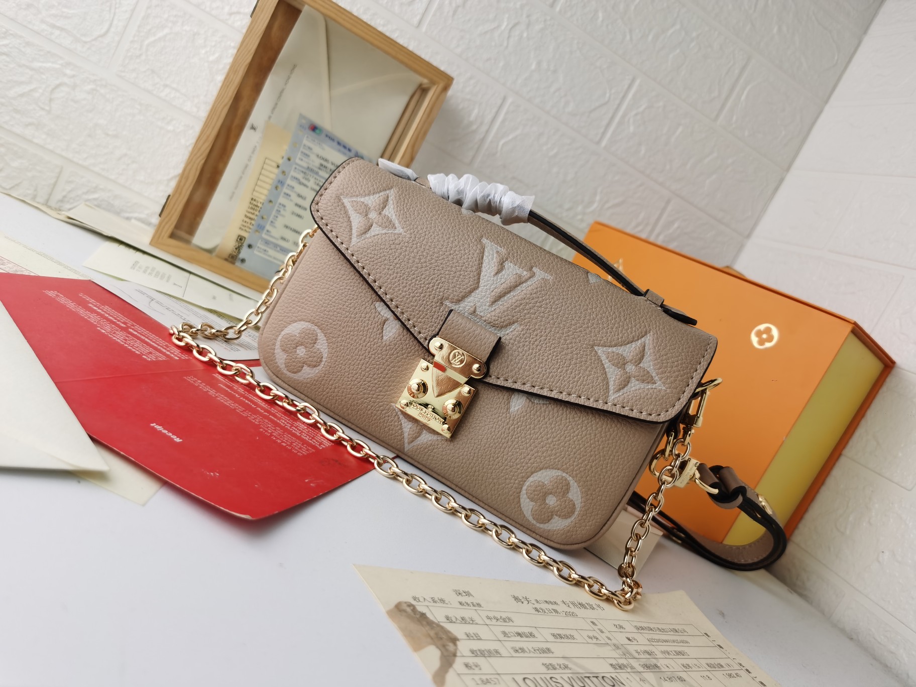 Pochette Métis East West 手袋取材 Monoglam 帆布