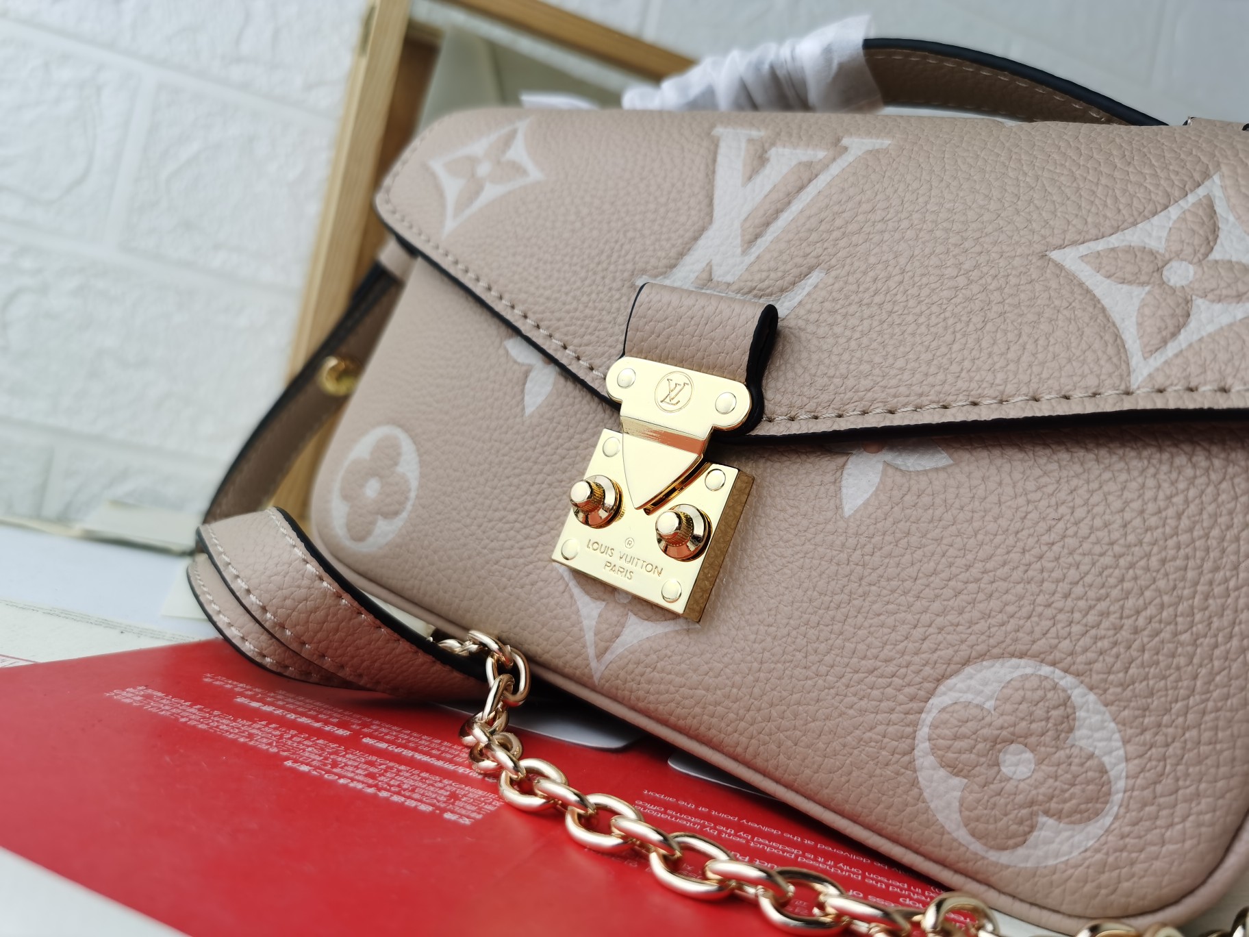 Pochette Métis East West 手袋取材 Monoglam 帆布