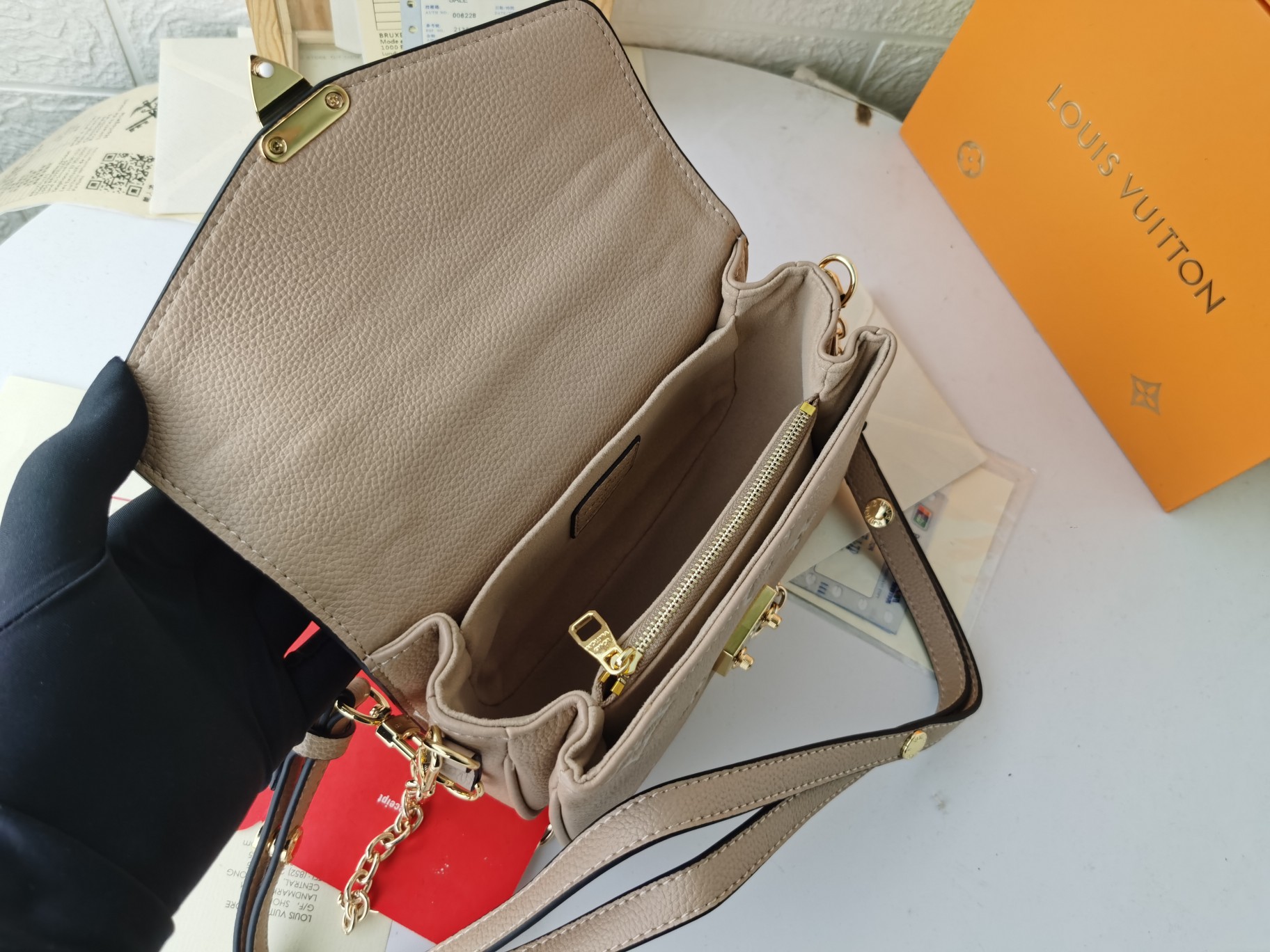 Pochette Métis East West 手袋取材 Monoglam 帆布