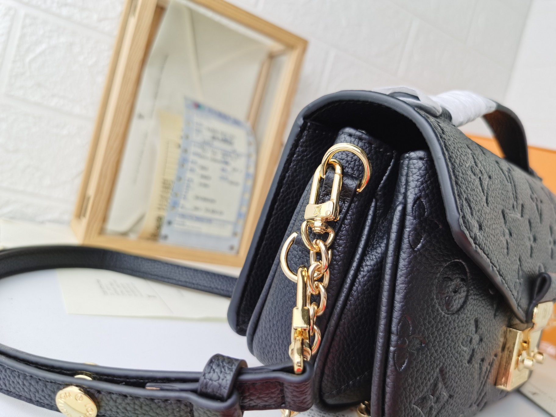 Pochette Métis East West 手袋取材 Monoglam 帆布