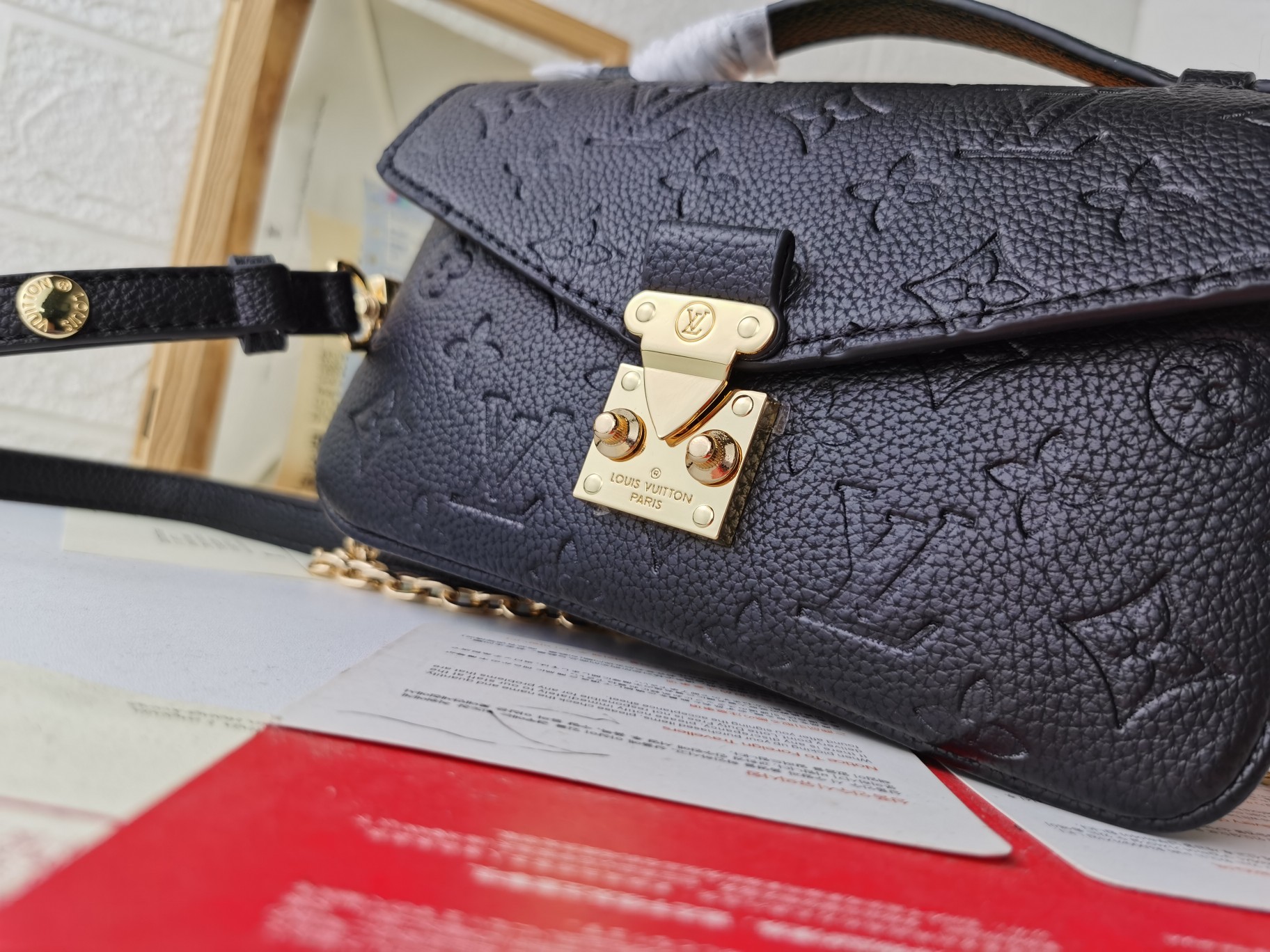 Pochette Métis East West 手袋取材 Monoglam 帆布