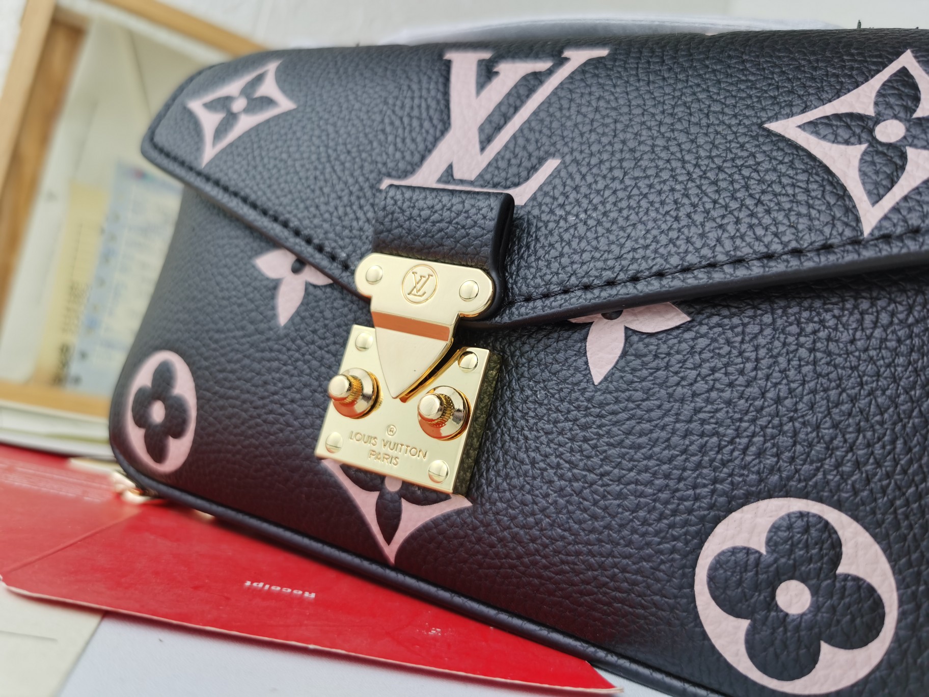 Pochette Métis East West 手袋取材 Monoglam 帆布