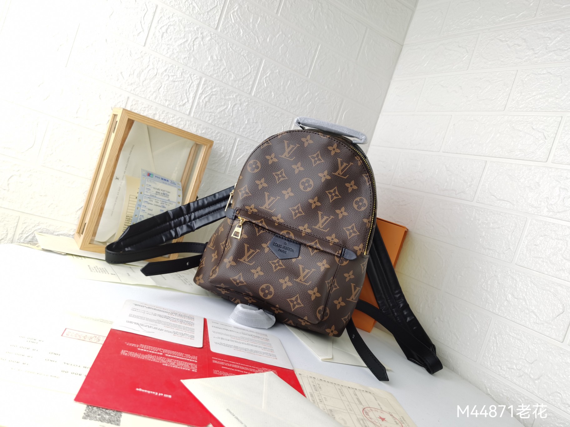 個性派スタイルのMONOGRAM BACKPACK