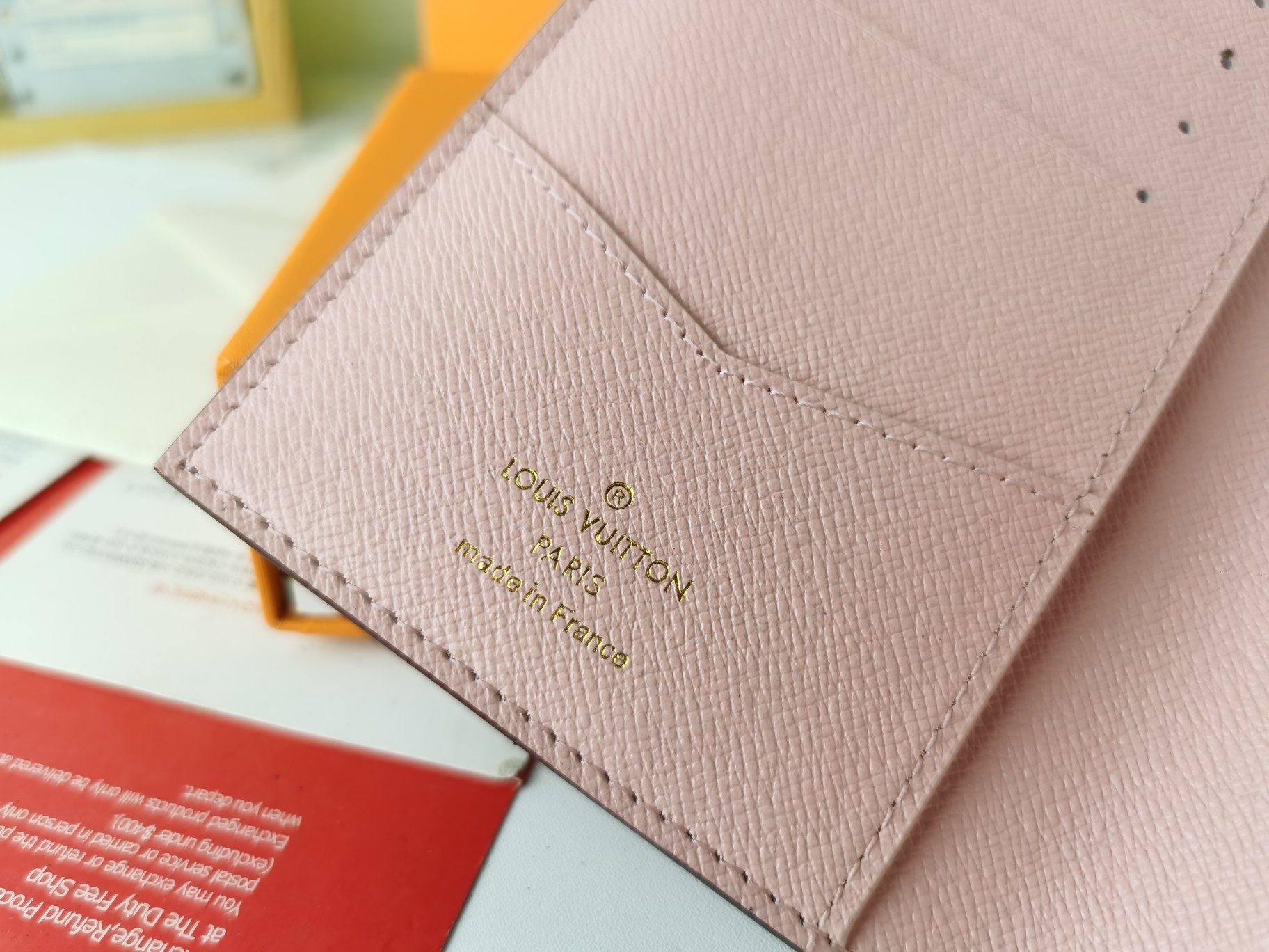 M64502パスポートケース - 高級感あふれる粒纹小牛皮製