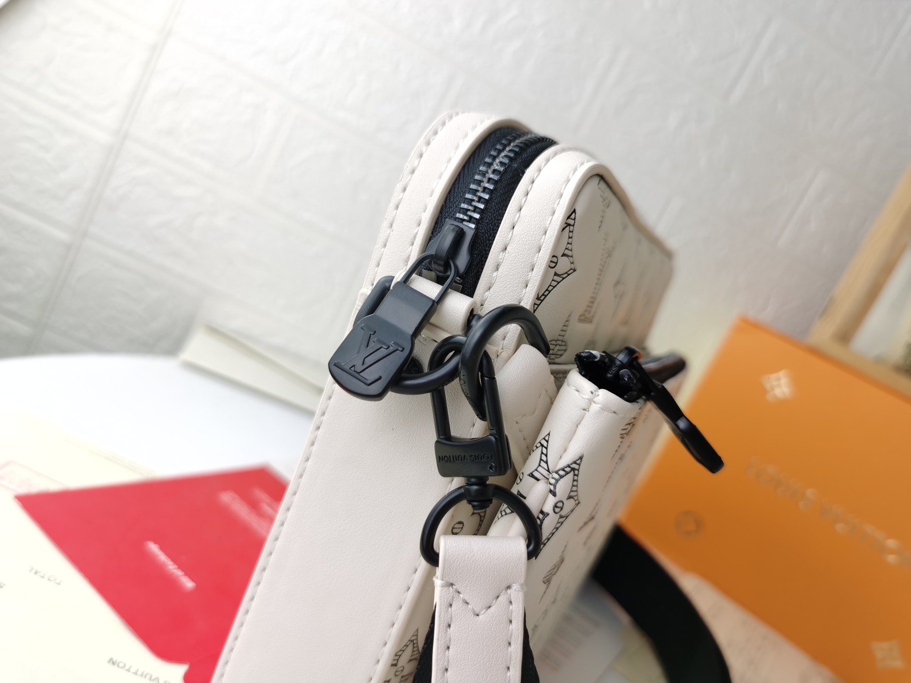 全皮製高級感溢れる男士用郵便バッグ