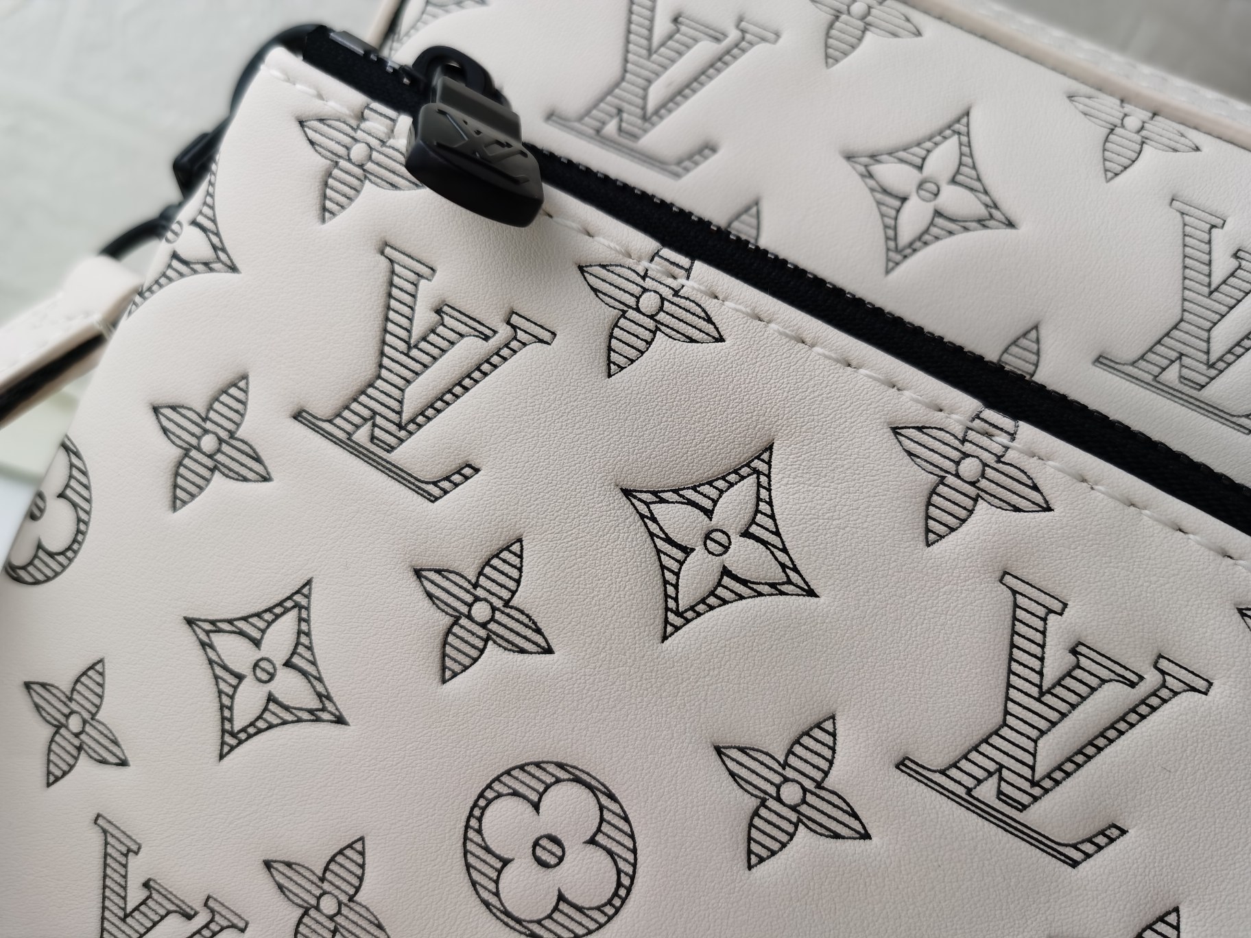 全皮製高級感溢れる男士用郵便バッグ