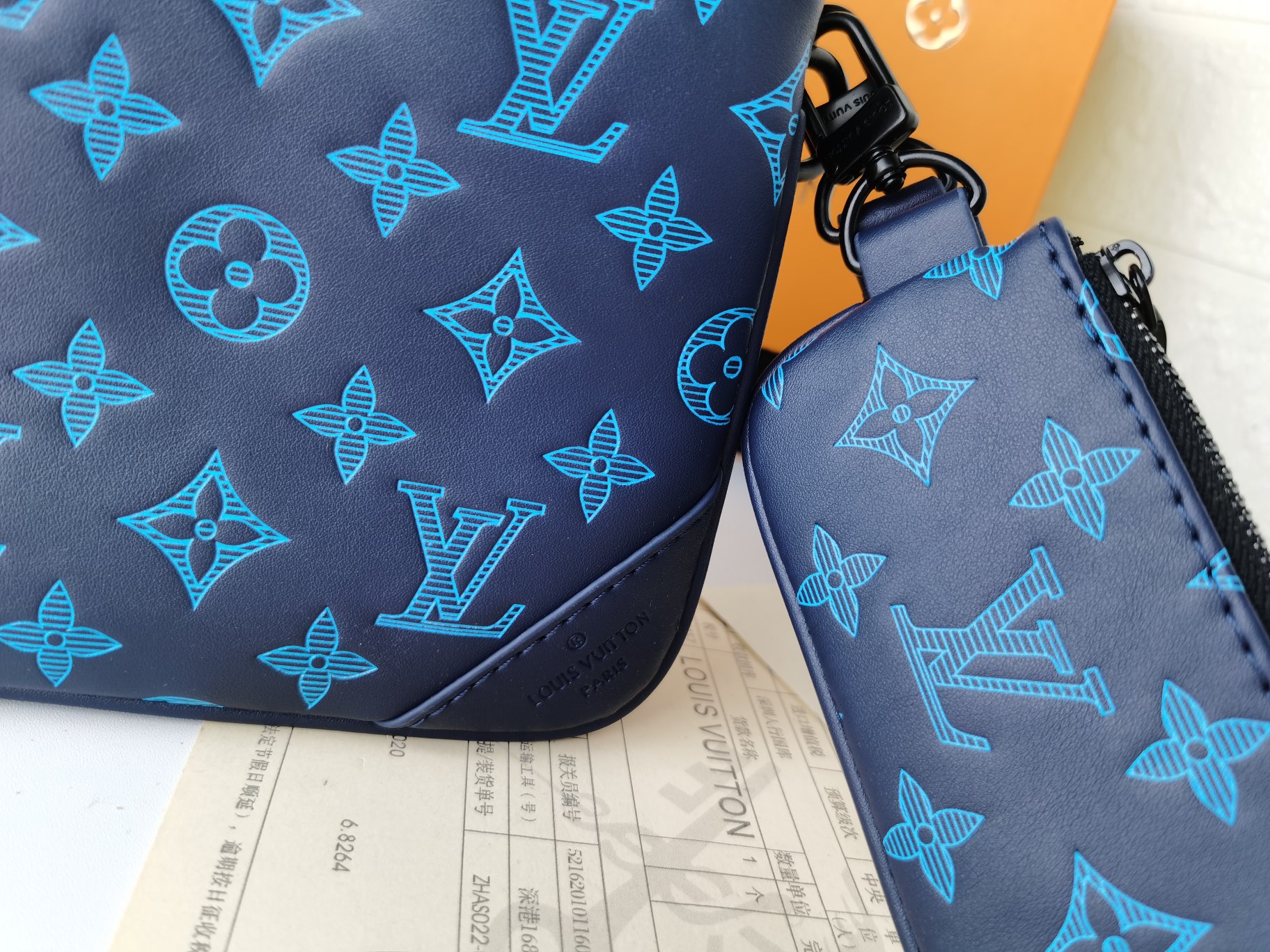 全皮圧花の高級信使包 - スタイリッシュな男のための選択