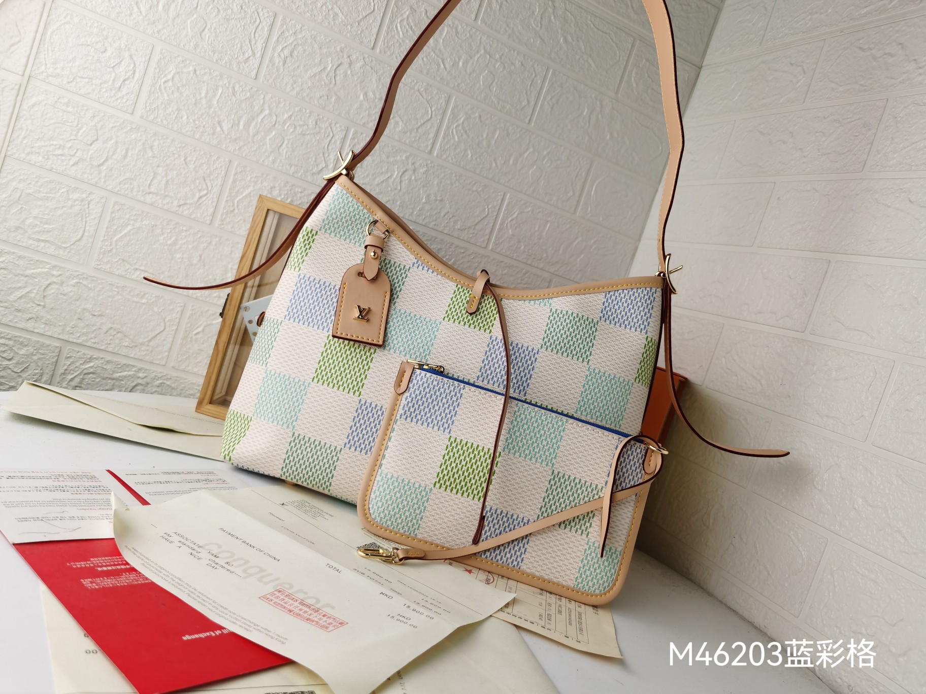 新登場！モノグラムデザインの中号キャリーオール手袋