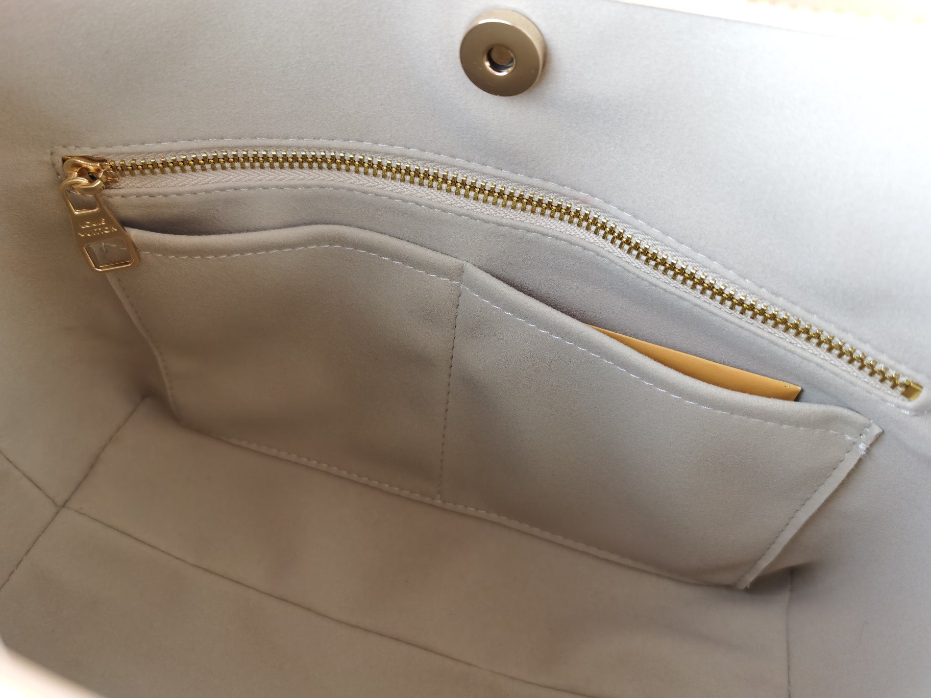 新作M46203 杏彩 CarryAll 中号手袋