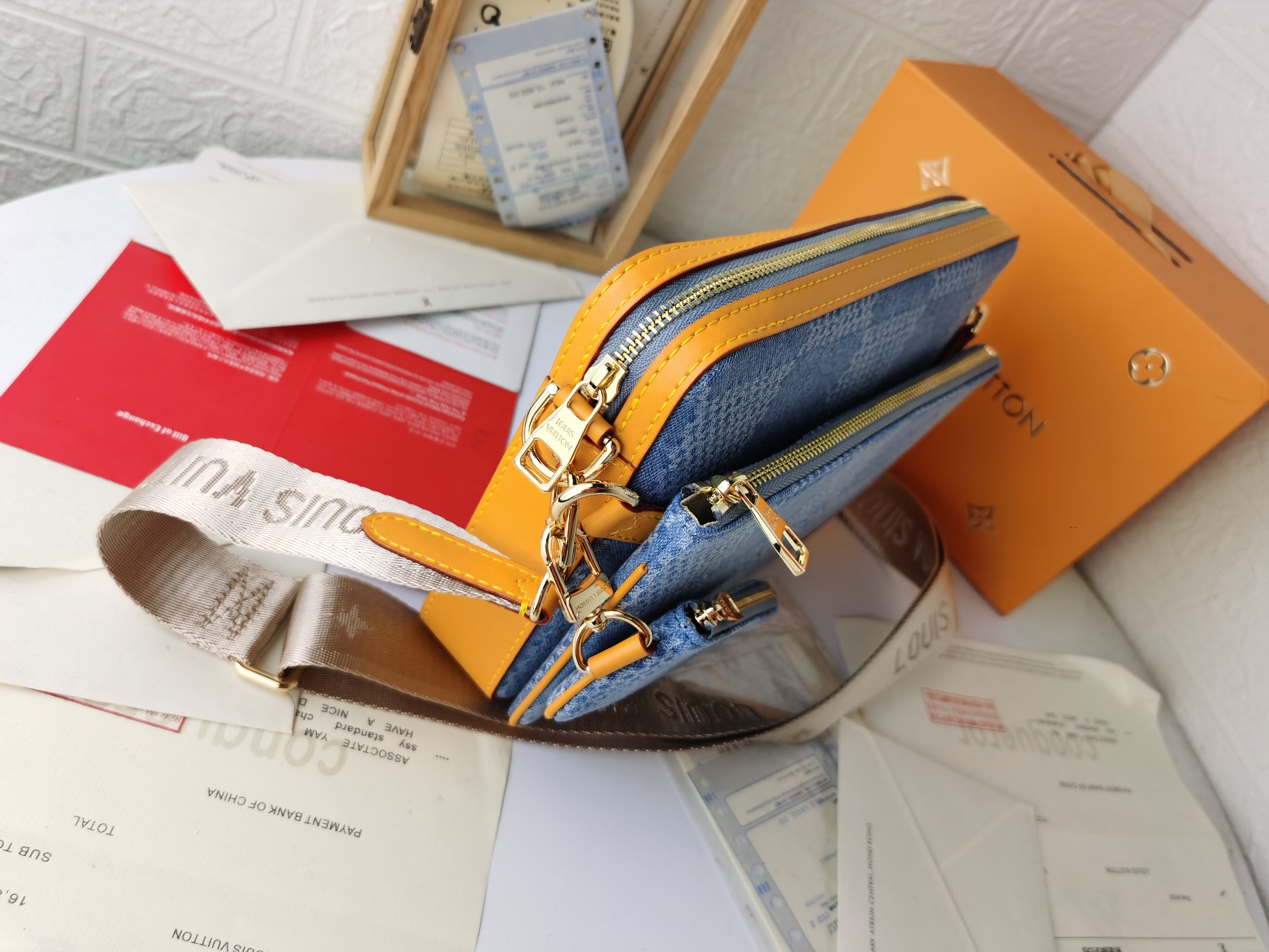 新作トリオ郵差バッグ - モノグラム・エクリプスデザイン