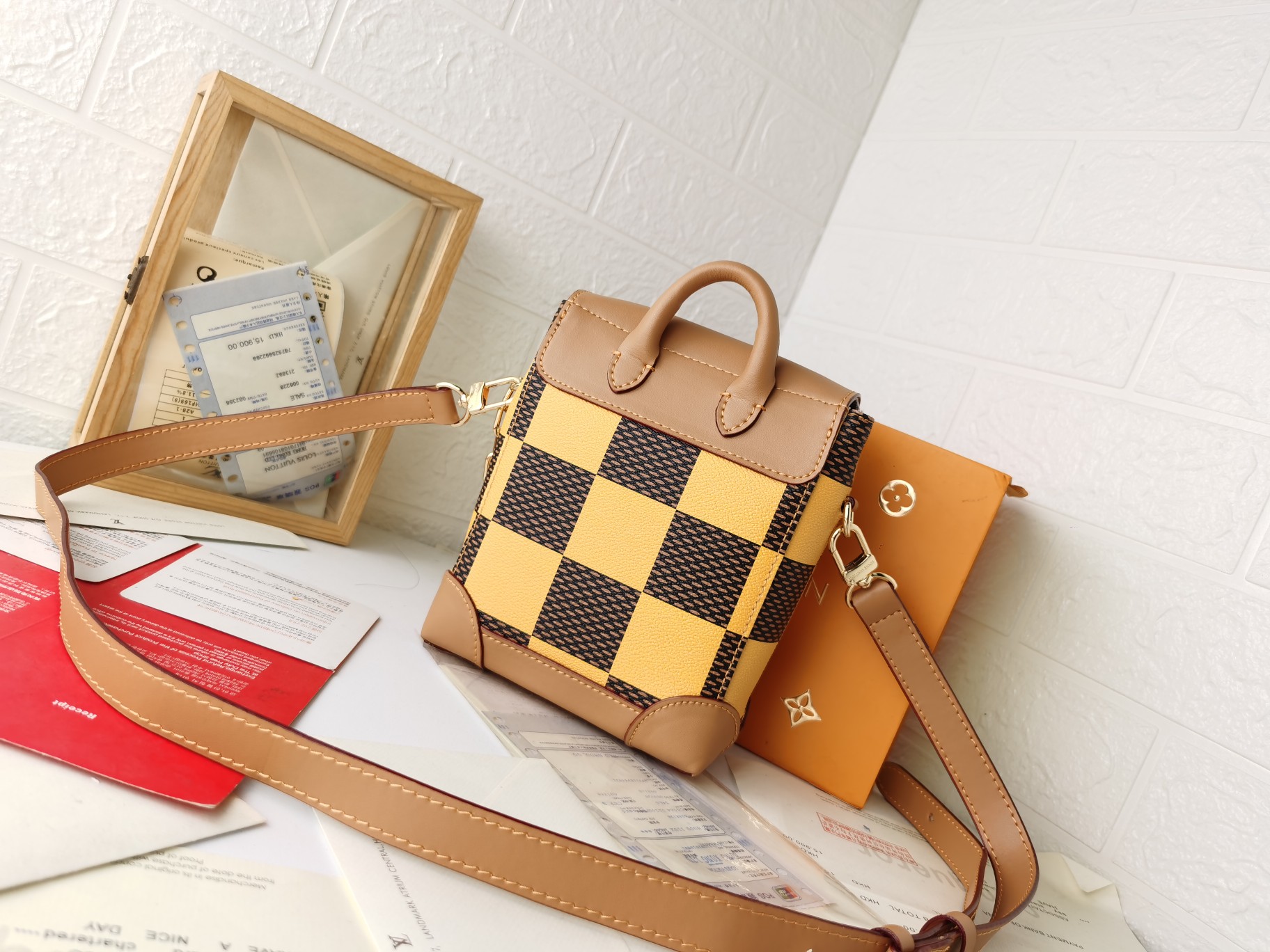 ダミエポップの魅力を引き立てるNano Steamer手袋