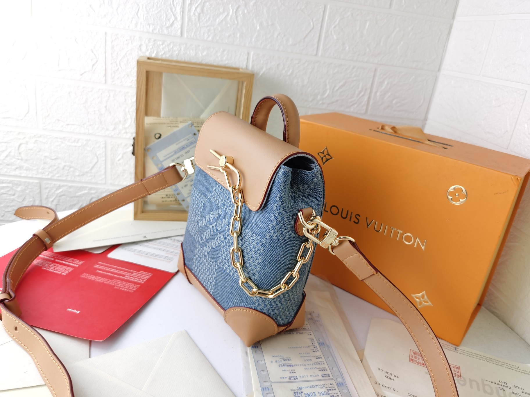 Damier Pop Nano Steamer 手袋取材 - Pharrell Williamsのデザイン