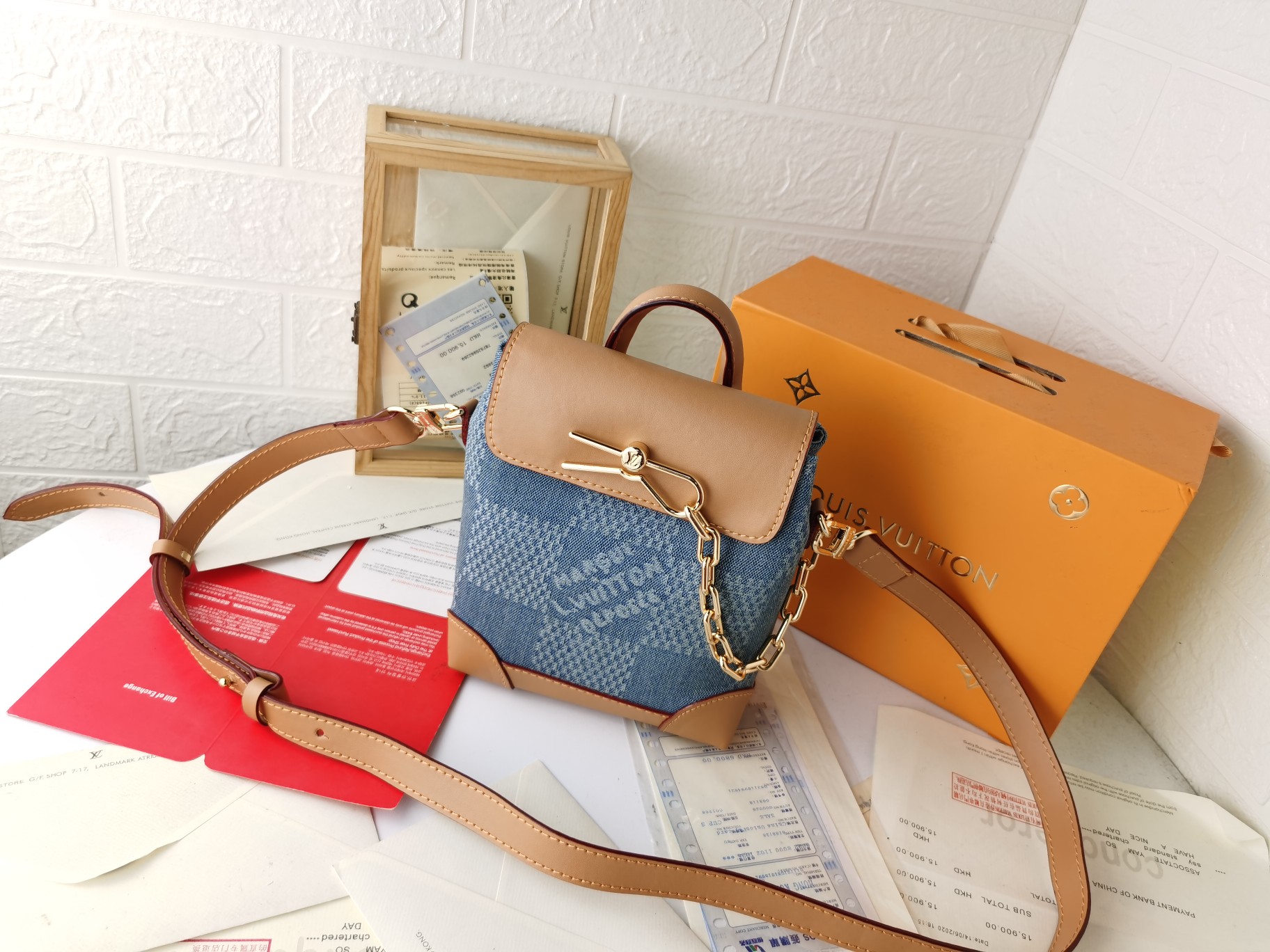 Damier Pop Nano Steamer 手袋取材 - Pharrell Williamsのデザイン