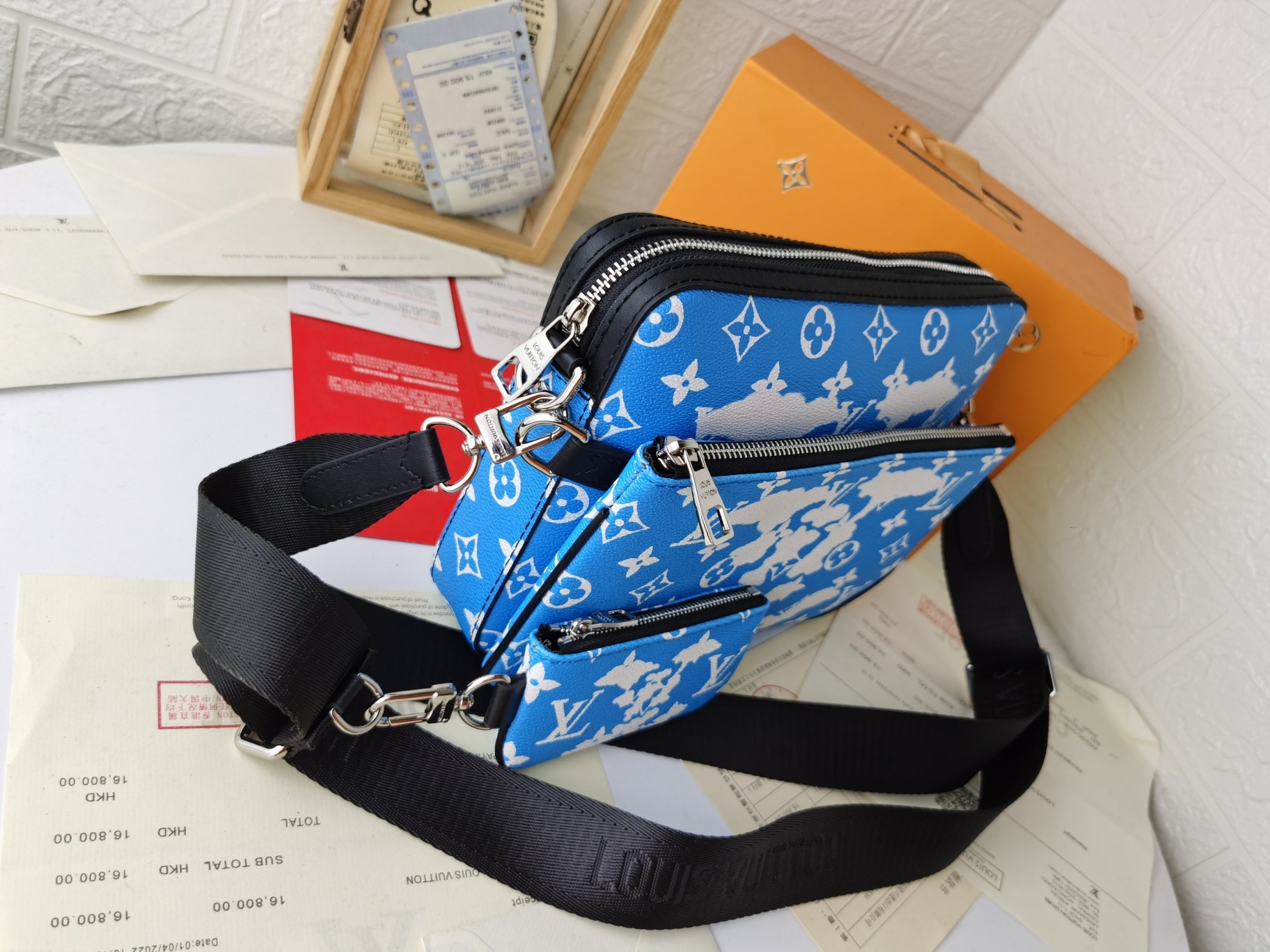 新作トリオ郵便バッグ - Monogram Eclipse Reverse