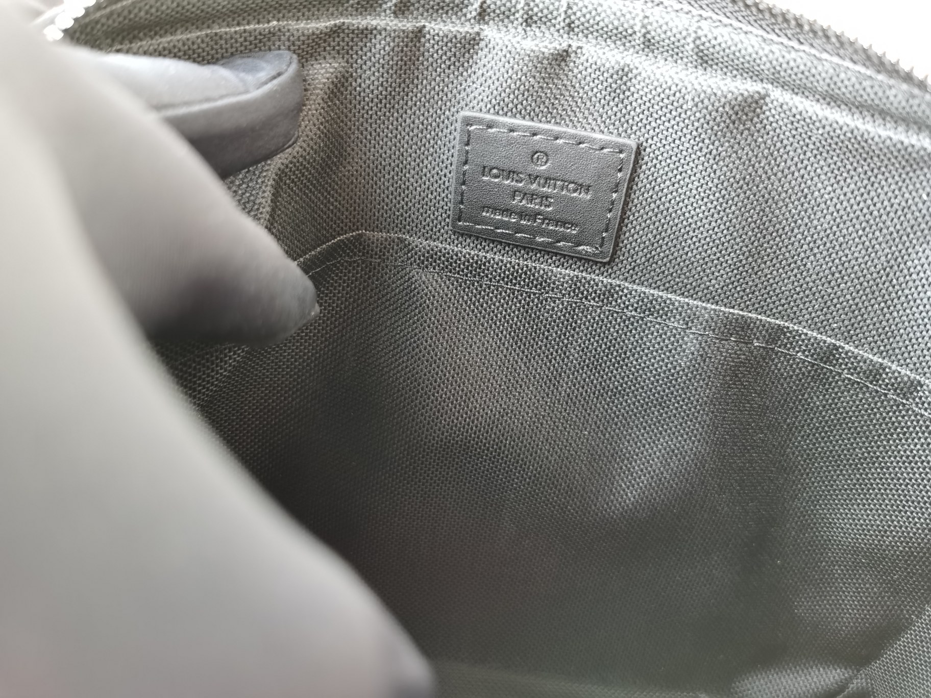 新作トリオ郵便バッグ - Monogram Eclipse Reverse