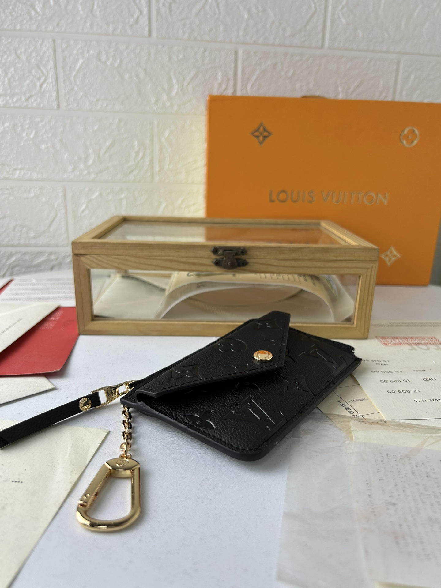 ルイ・ヴィトン Recto Verso カードケース - モノグラム帆布とレザーの洗練されたデザイン