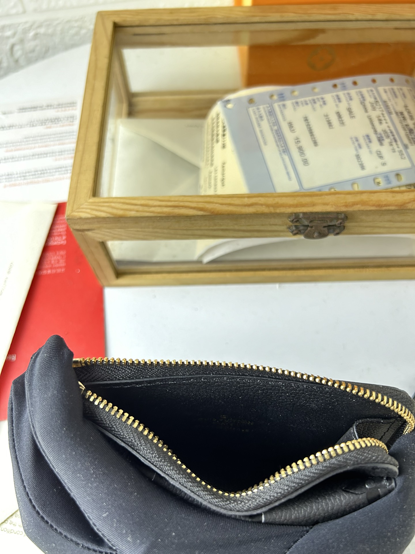 ルイ・ヴィトン Recto Verso カードケース - モノグラム帆布とレザーの洗練されたデザイン