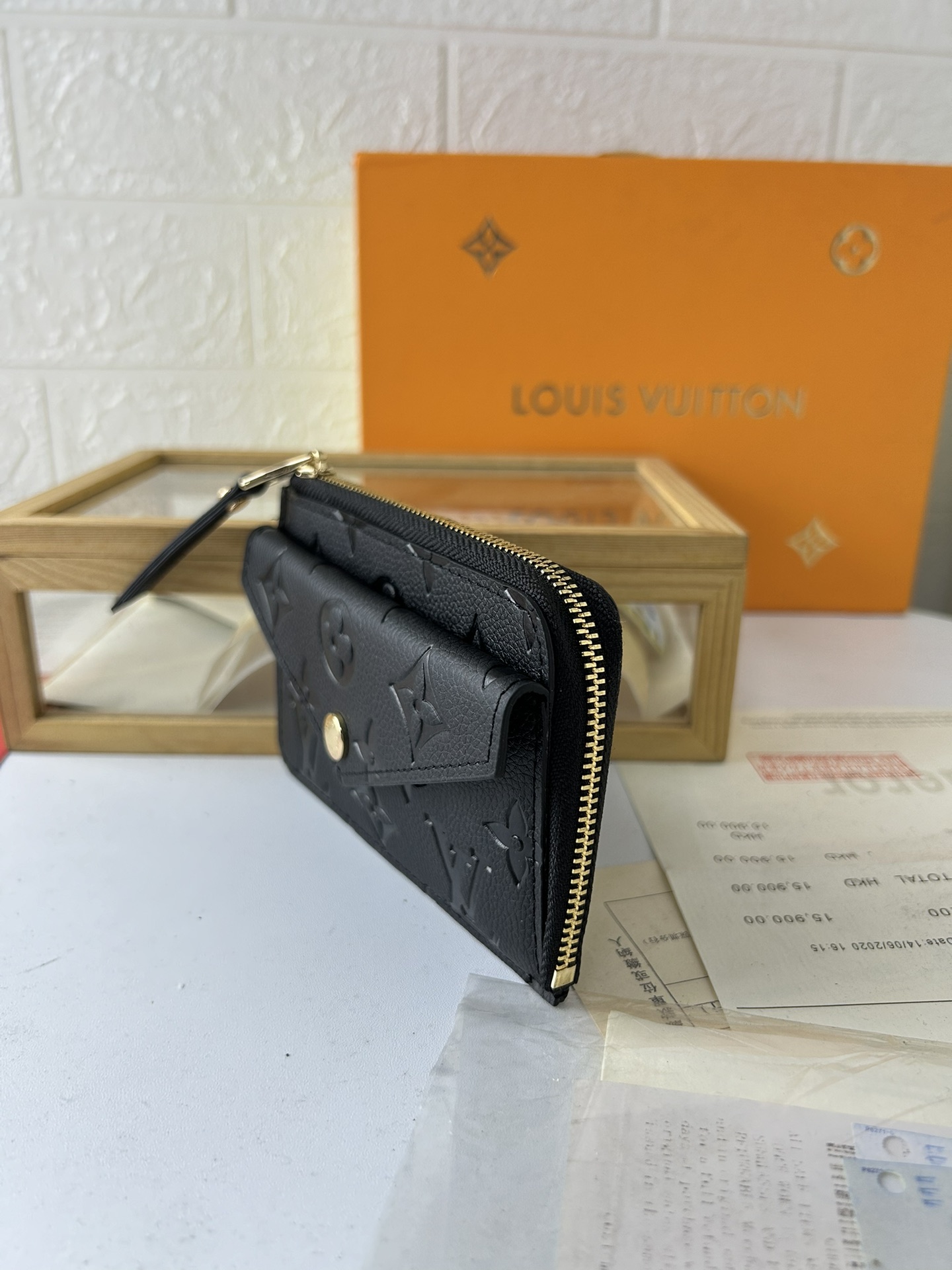 ルイ・ヴィトン Recto Verso カードケース - モノグラム帆布とレザーの洗練されたデザイン