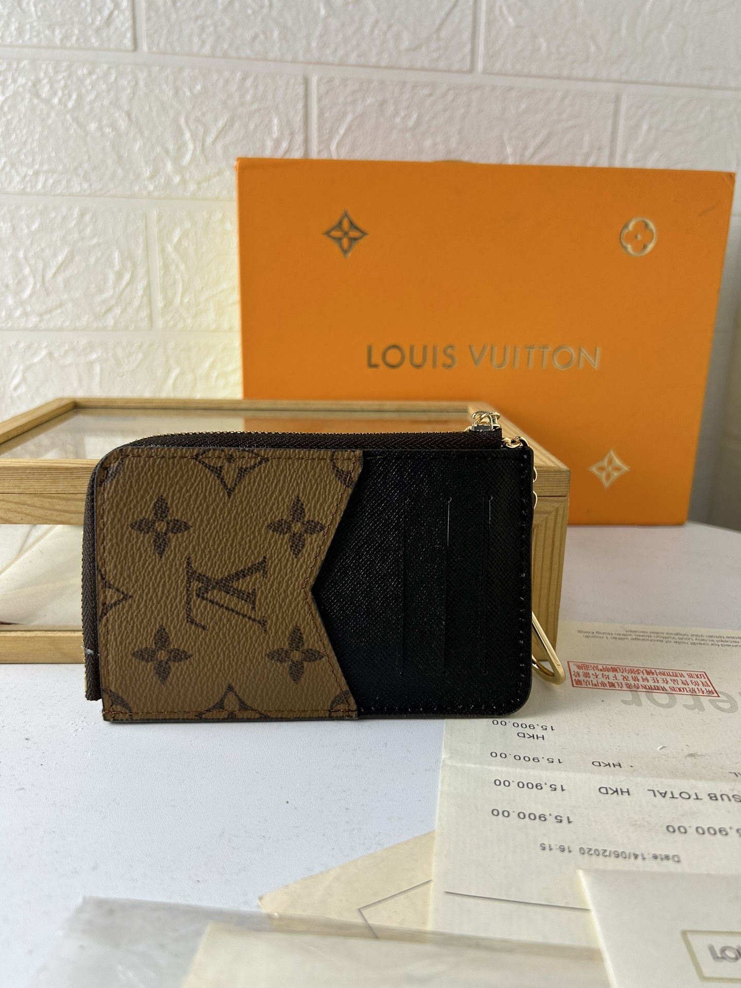 ルイ・ヴィトン Recto Verso カードケース - 洗練されたデザインと機能性