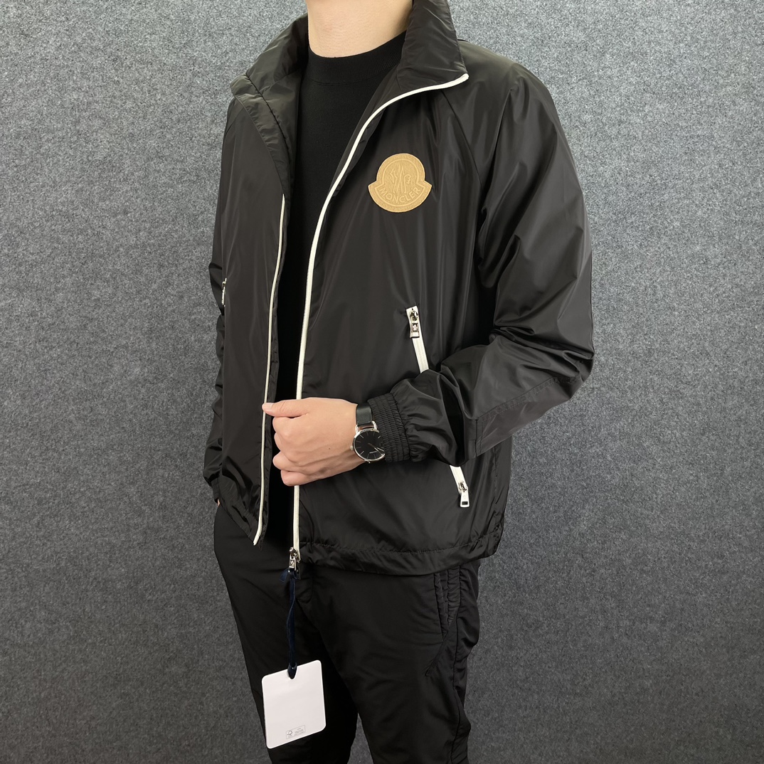  蒙口 2025年春季新款男士立领原单夹克外套。顶级成衣高标准制作，意大利定制成衣面料，手感细腻柔软，上