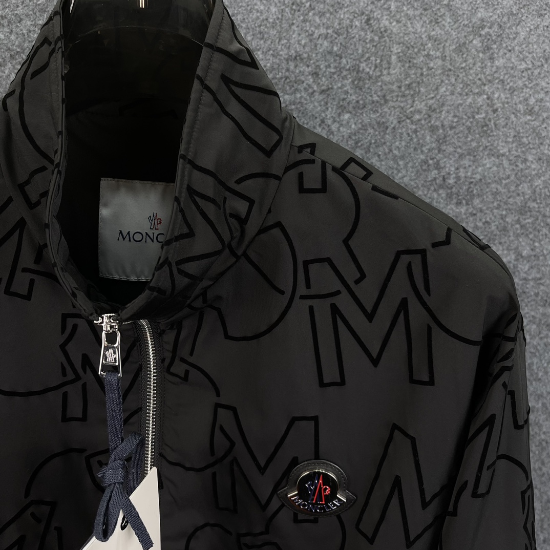  MONCL*R蒙* 2025年春季新款男士立领原单夹克外套。顶级成衣高标准制作，意大利定制成衣面料，手