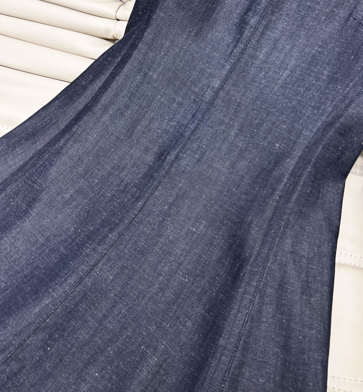 🔥🔥🔥 新品上架 圆领无袖连衣裙👗，定制面料，织造成牛仔肌理 复古时髦 垂顺透气 圆领无袖背心裙 立轮廓
