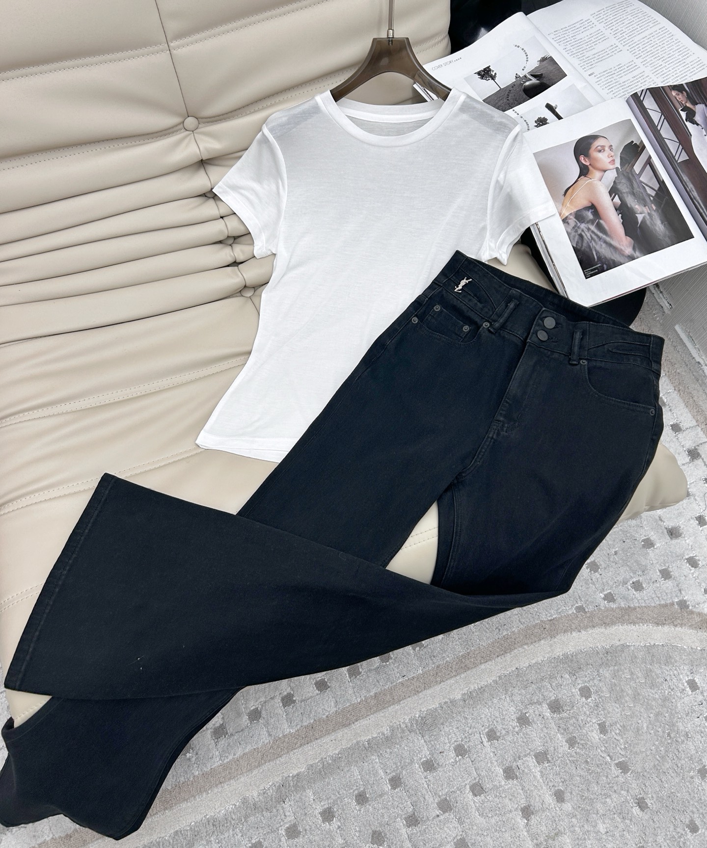 NO:313322,T-shirt, pants, exclusive high-quality 25SS ultra-fine silky smooth facial mask, short-sleeved T-series~round neck!  Soft and delicate, smooth as a baby skin, super elastic and unrestrained!  Excellent item for wearable all seasons!  Exquisite workmanship!  Two-color SML, T-shirt,tees,t-shirt,alexander wang19860909T恤 裤子p独家高货25SS超细丝滑面膜打底短袖T系列～圆领！柔软细腻,顺滑如婴儿般的肌肤,超弹穿着全无束缚感！可穿四季的极佳单品！精致做工！两色SML,,T-shirt,tees，t-shirt,alexander wang,Women's clothing