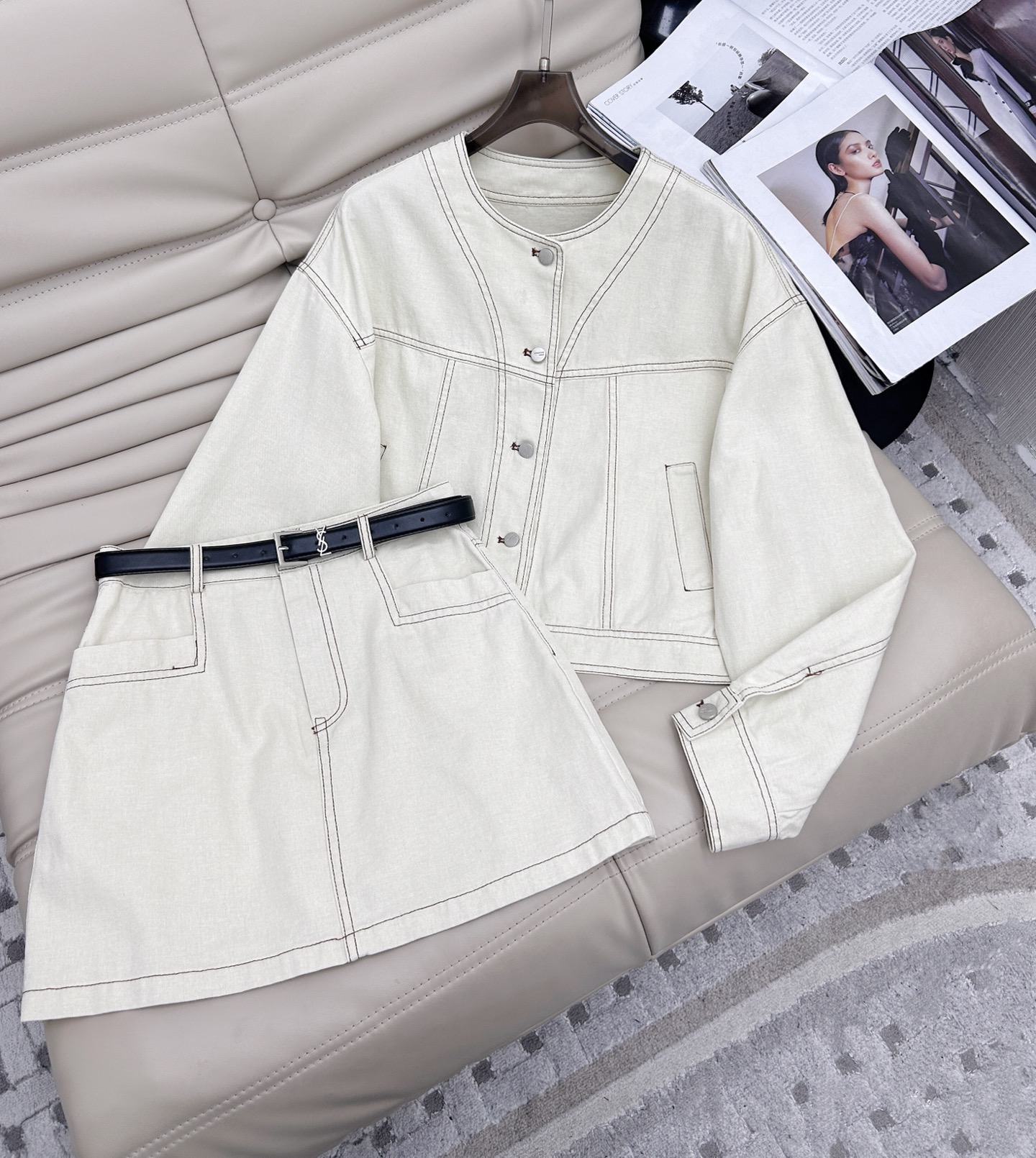 NO:321183,Highly recommended 25-year series New short lapel windbreaker jacket, double-breasted design, waist belt, custom fabric, very delicate texture, versatile SML0,, jackets & coats, alexander wang19860909强烈推荐 25年系列 新款短款翻领风衣小外套 ,双排扣设计 腰间系腰带 定制面料 质感非常细腻,百搭款SML0,,jackets & coats,alexander wang,Women's clothing