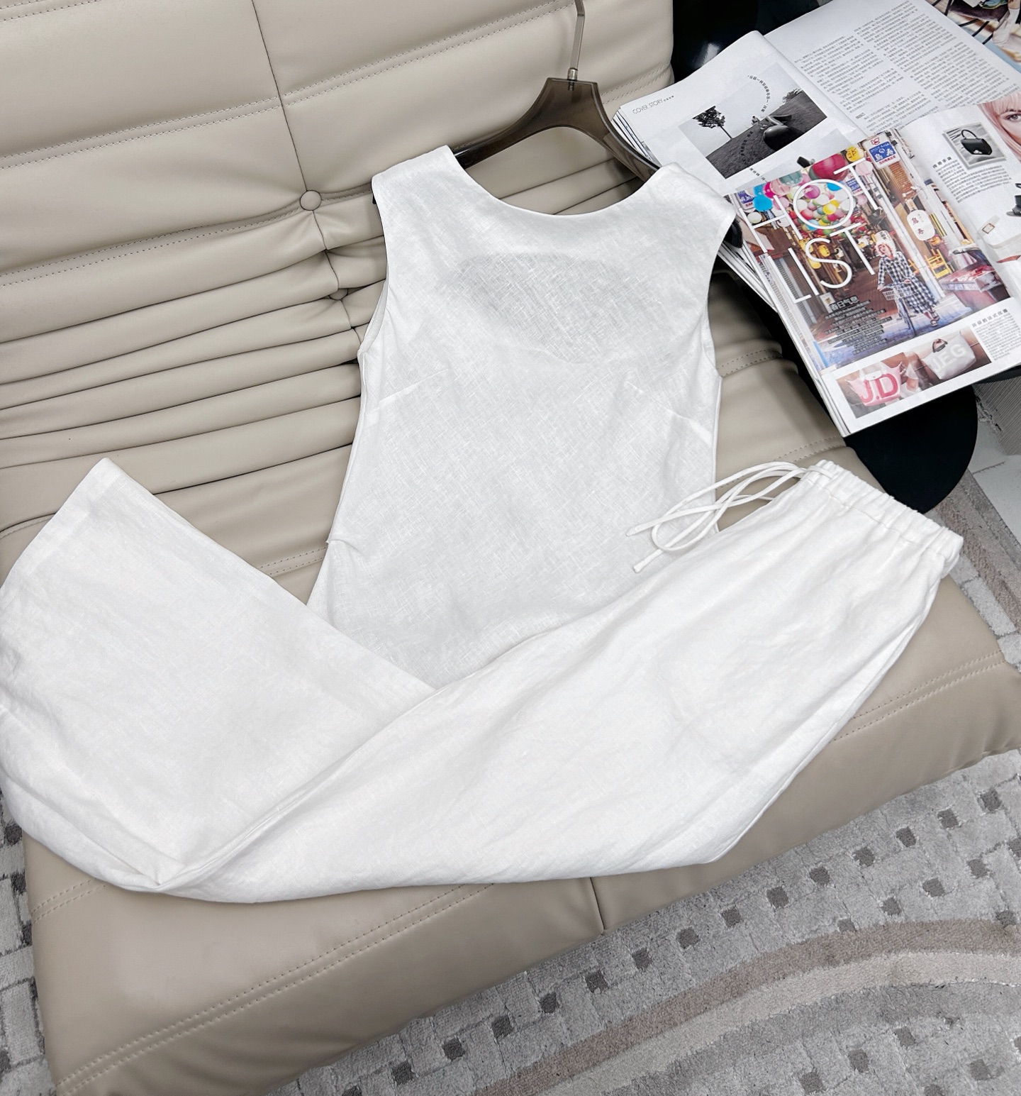 NO:317954,New tops and pants - 25-year new style. Basic linen wide-leg trousers, very comfortable on the upper body, and very elastic waist and strong adaptability!  Minimalist running and measuring pants!  All-match, 2-color SML, alexander wang19860909上衣裤子上新——25年新款 基础亚麻阔腿长裤,上身非常舒适,松紧腰头适应性非常强！极简跑量神裤！百搭款,2色SML,,alexander wang,Women's clothing