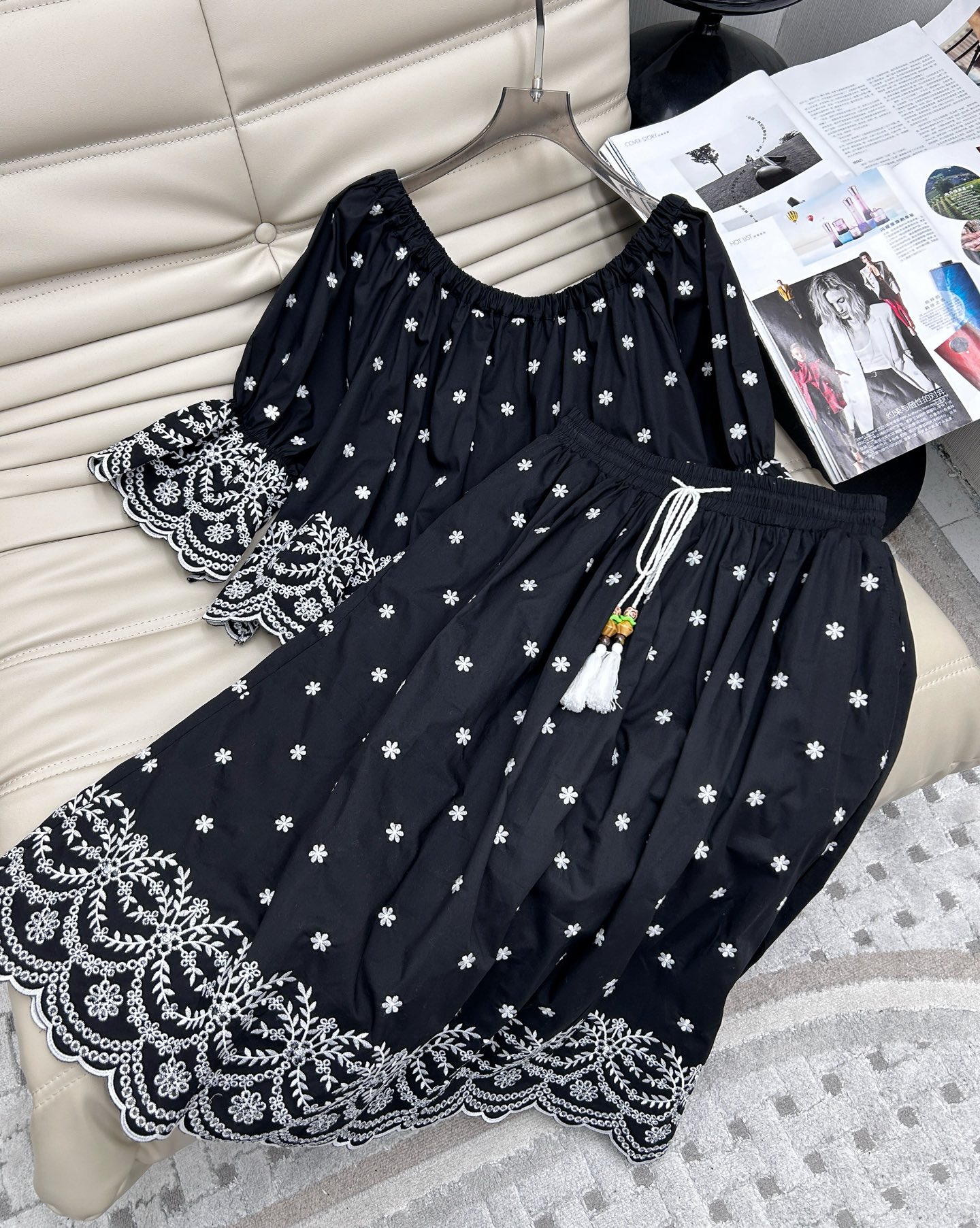 NO:319845,Top skirt new 25 summer vacation style hollow floral one-shoulder Asian style top   high-waist skirt. Two-piece set, customized fabric, one-shoulder design with exquisite accessories. The skirt high waist upper and hem embroidered design, a set looks romantic and elegant without losing its atmosphere. A versatile model. SML, skirts, alexander wang19860909上衣半裙新款上新25夏季度假风镂空碎花一字肩亚西米亚风上衣 高腰半身裙 两件套,定制面料,一字肩设计搭配精致的配饰点缀,半裙高腰上下摆绣花设计,一套显得浪漫优雅又不失大气.百搭款.码数SML,,skirts,alexander wang,Women's clothing