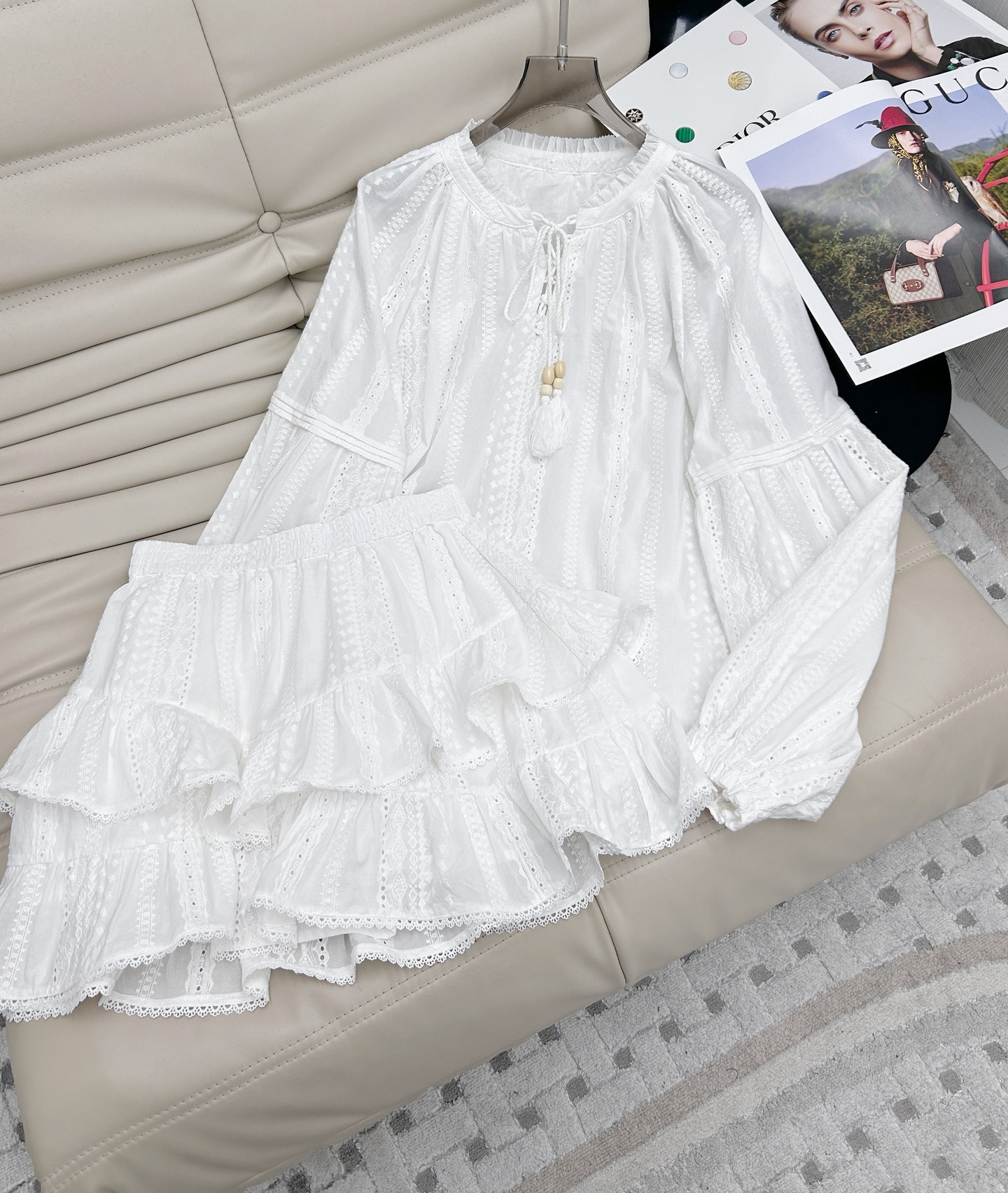 NO:410644,Top skirt 25 years new style, embroidered lace-up long-sleeved top, high-waist short skirt two-piece set, round neck top with heavy industry embroidered vertical cut design, super heavy industry design matches the same series of skirts, high waist joint line optimizes body proportion curve, retains the design beautiful, atmospheric, simple and elegant code number SML, skirts, alexander wang19860909上衣半裙25年新款 绣花系带长袖上衣高腰短裙两件套 ,圆领上衣搭配重工绣花立裁设计,超重工的设计搭配同系列半身裙 高腰节线优化身材比例曲线,保留设计美观大气简约中自带优雅码数 SML,,skirts,alexander wang,Women's clothing