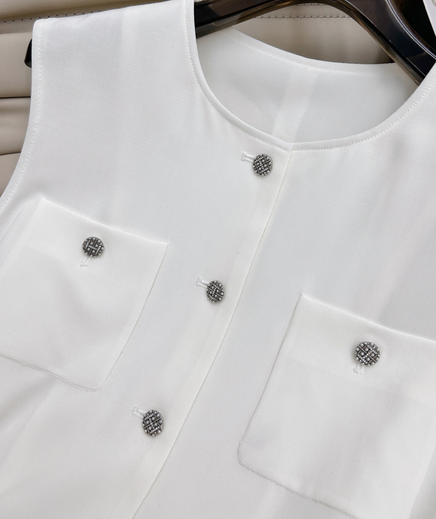 Elegant Silk Linen Vest Set - Effortless Style for Daily Outings, Featuring Diamond Buckle 6 i1746180517370 1113 0 4