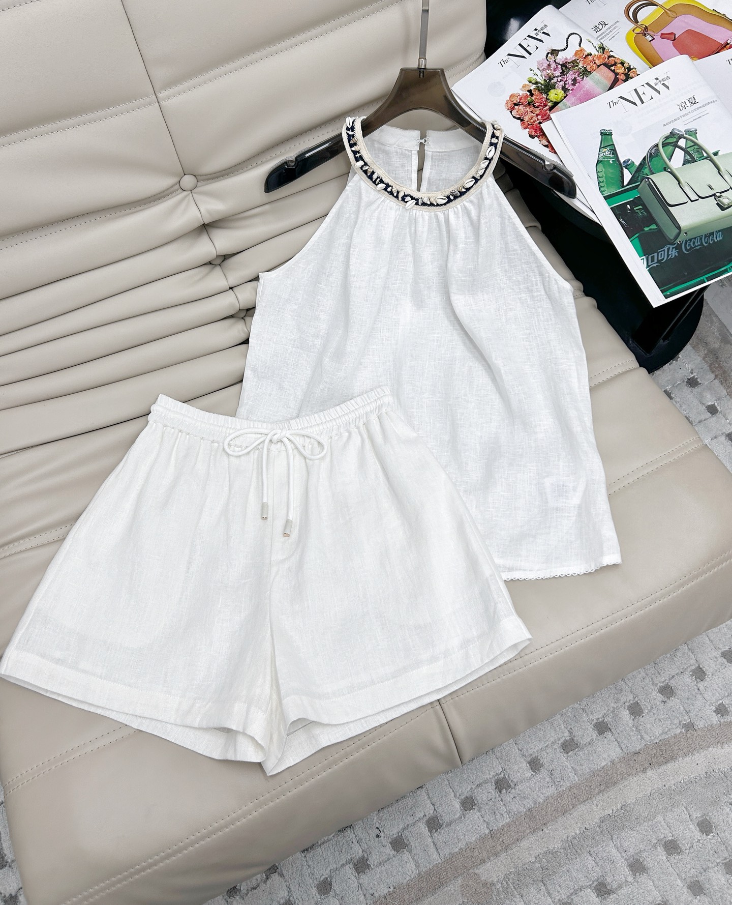 Elegant Linen Two-Piece Set: Sleeveless Top & Shorts - Vintage Chic 2 i1747470366968 3821 0 0