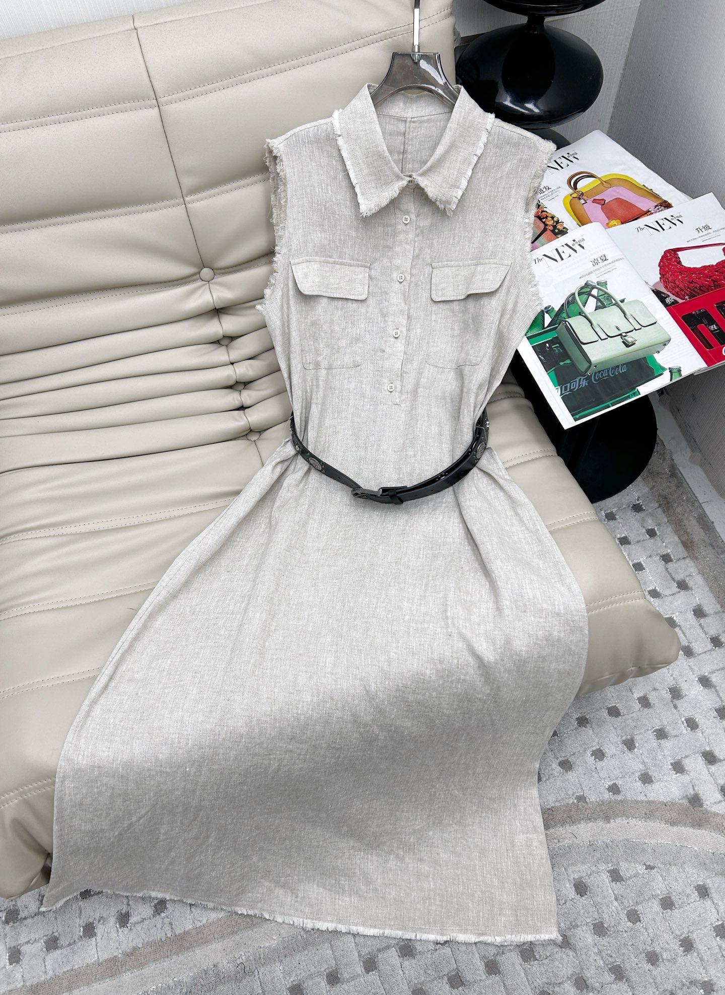 NO:410578,New product, sleeveless lapel linen loose dress custom imported linen material, comfortable and crisp, paired with high-end leather belt to adjust the waist, simple and fashionable, loose style design, add layering to the upper body and make it look slim and super temperament, SML 2 colors, skirts, alexander wang19860909新品, 无袖翻领亚麻宽松连衣裙定制进口亚麻材质 舒适挺括 搭配高档皮腰带调节勾勒腰身 ,简约时尚 宽松版型设计 增添造型层次感上身显瘦超气质, 码数SML 2色,,skirts,alexander wang,Women's clothing