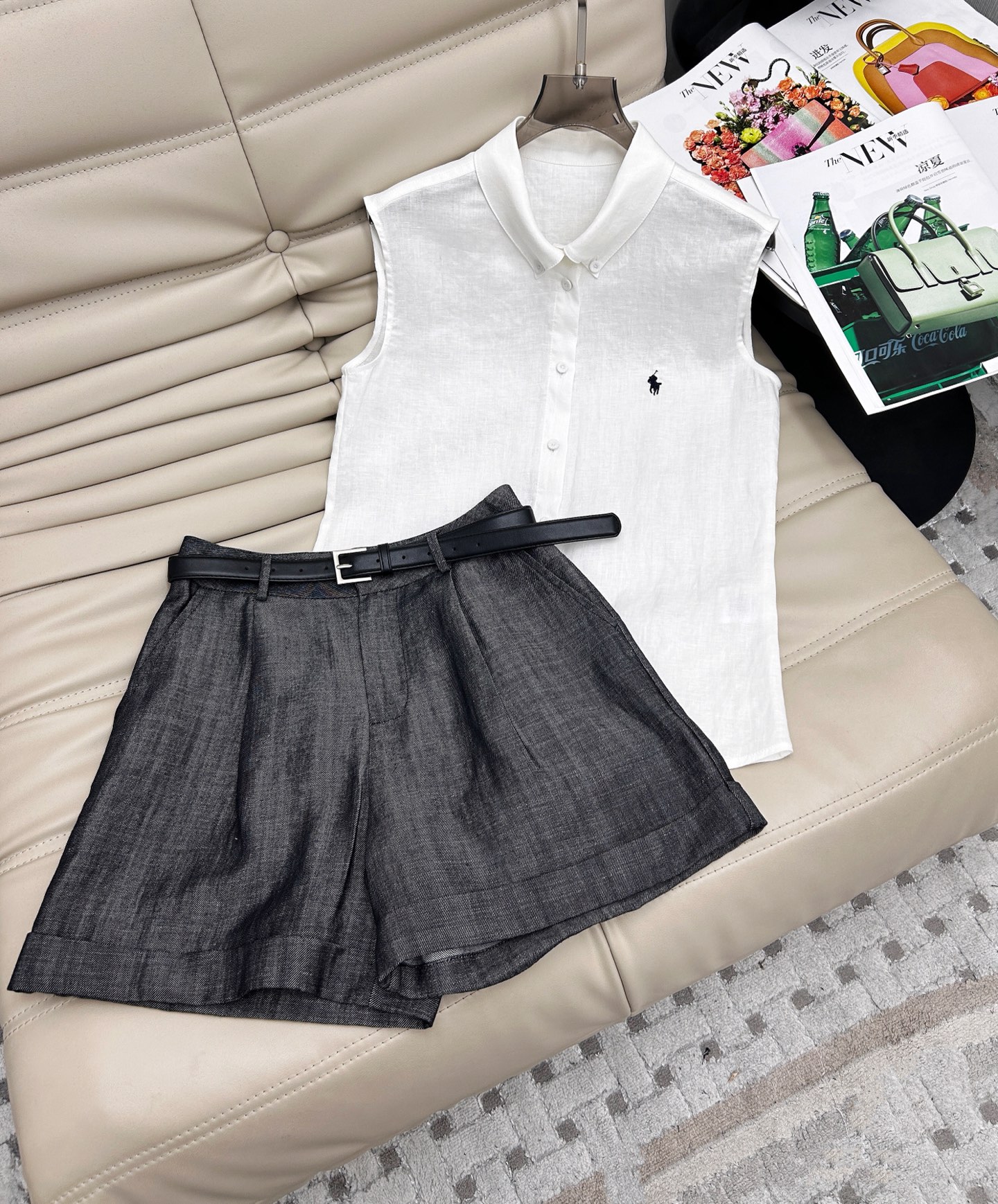 NO:733067,Tops and trousers are highly recommended for 2026. Two-piece sleeveless lapel top and shorts set, linen fabric, a must-have for summer, fresh and artistic style, fashionable and casual, a must-have for temperamental women. Detailed workmanship (can be matched separately) 3 colors SML,, shorts,19860909上衣 裤子强烈推荐2026新款 无袖翻领上衣短裤两件套, 亚麻面料,夏季穿搭必备 , 小清新文艺范儿 时尚休闲 气质女人必入 做工看细节（可分开搭配）3色 SML,,shorts,,Women's clothing