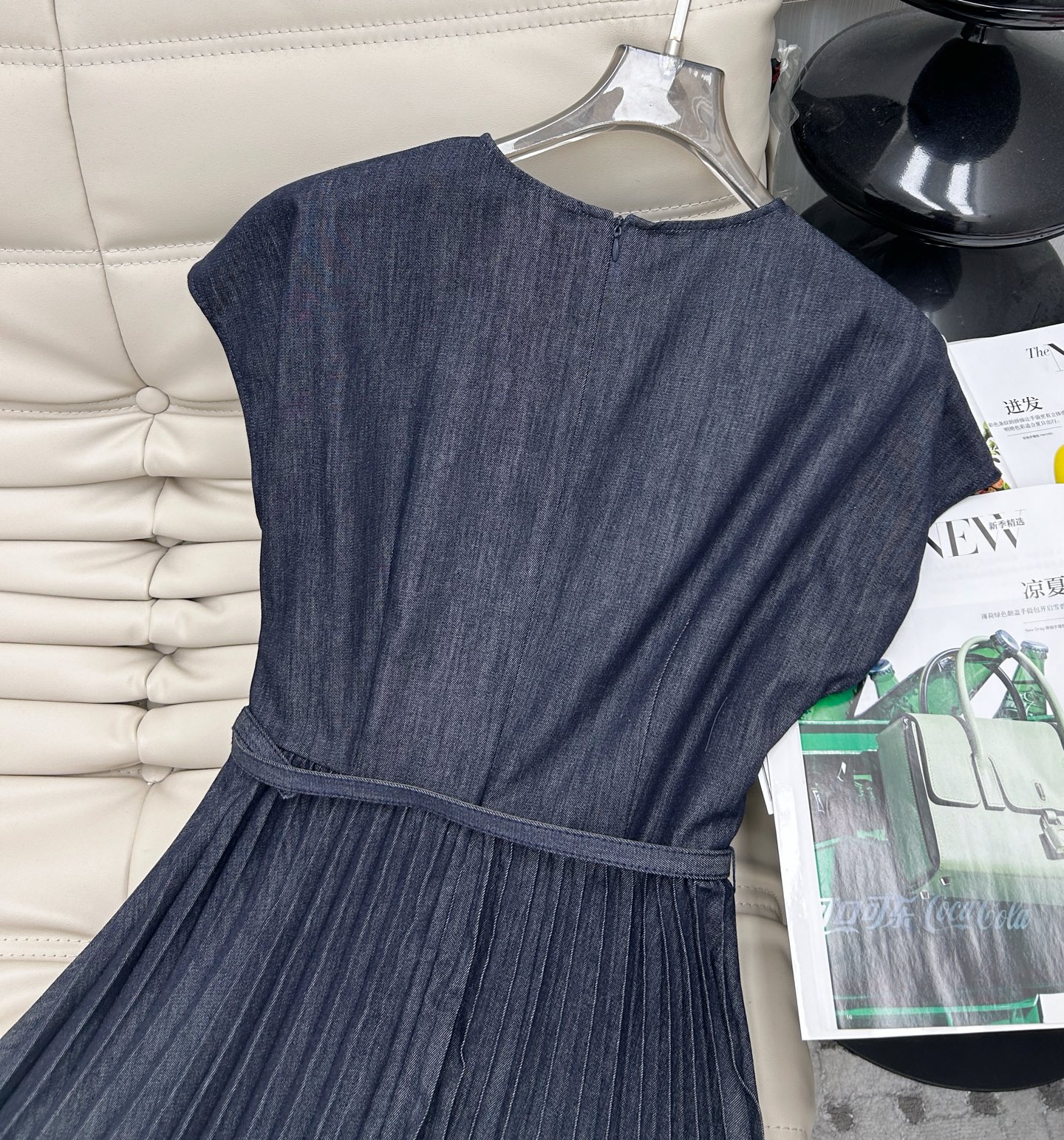 Elegant Sleeveless Pleated Dress - Flattering A-Line Design, Versatile Style 9 i1748168509299 2068 0 7