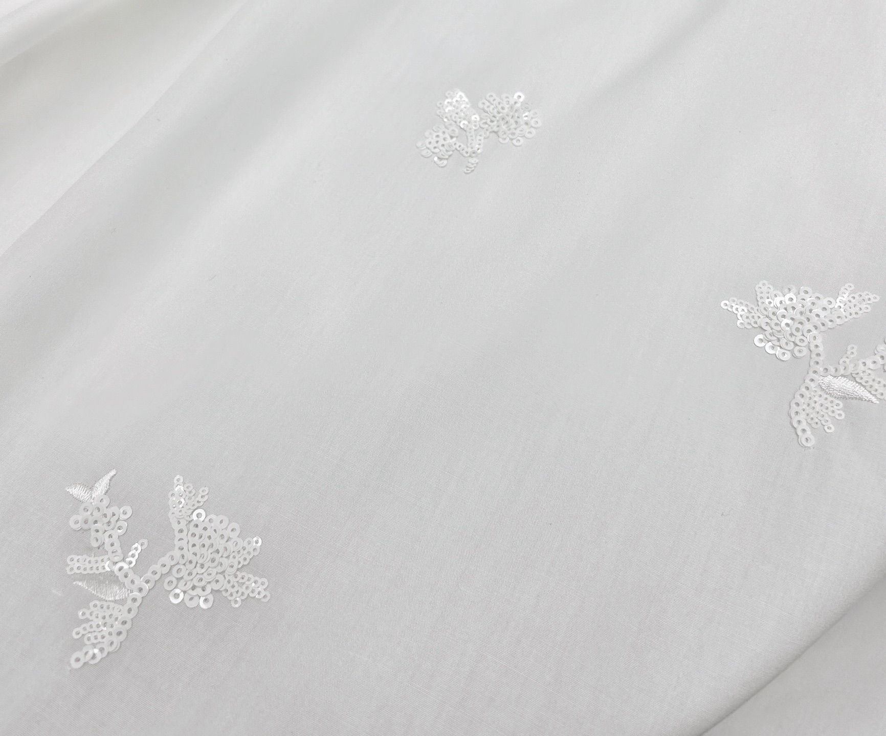 Elegant White U-Neck Sleeveless Maxi Dress with Sequin Embroidery - S, M, L 6 i1748600482535 2754 0 4