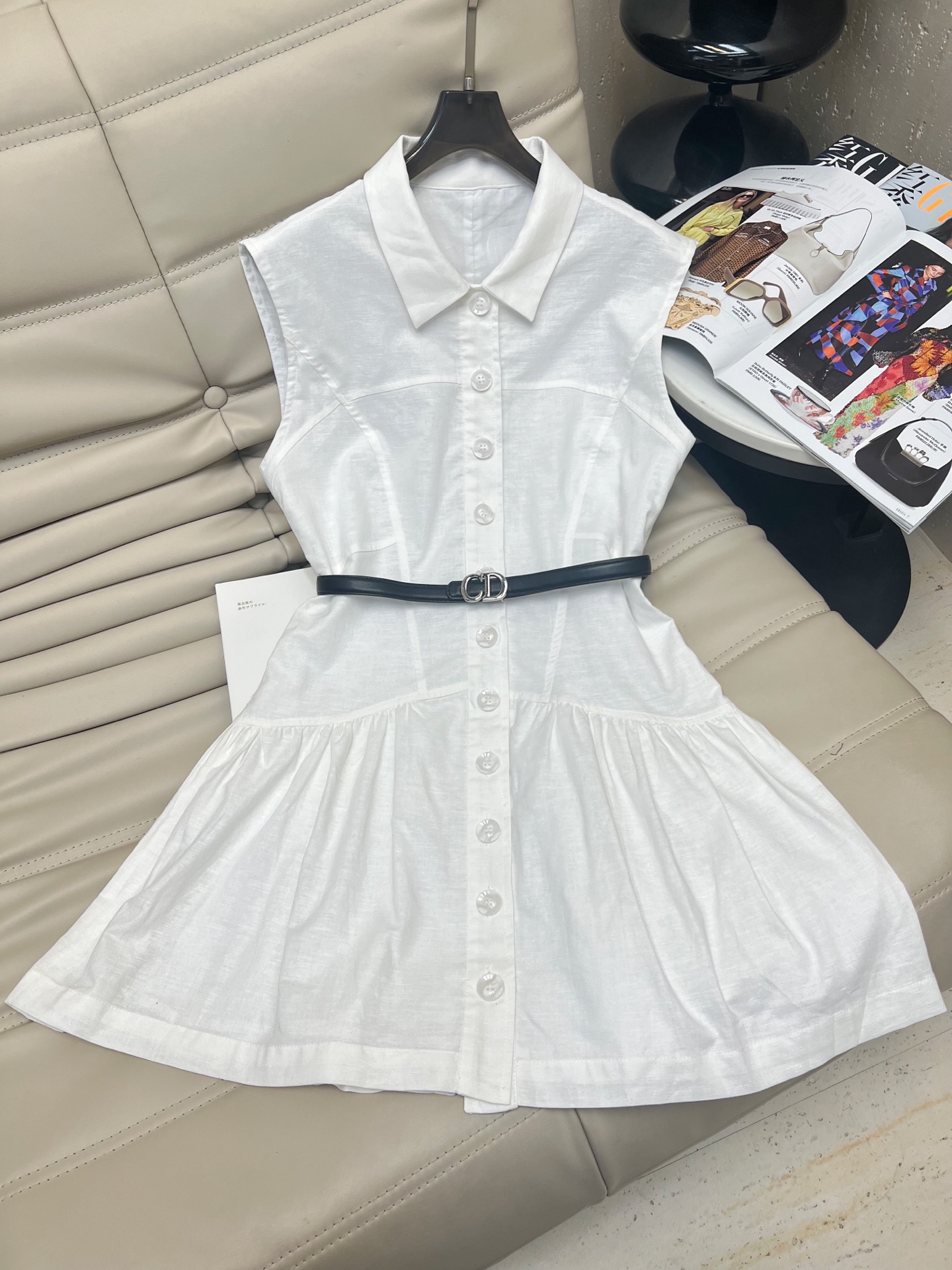 NO:429899,Ss spring and summer lapel slim college style sleeveless dress, quiet and age-reducing white shirt pointed collar, upper body slightly slim hem, umbrella-shaped sides naturally spread out, matched with belt, casual personality, can't pick people, small A-shaped cut, whoever wears it will look slimming, 1 color, 3 sizes, skirts, alexander wang19860909Ss春夏 翻领修身学院风无袖连衣裙 文静减龄白衬衣尖领 上半身微微修身下摆伞状两边自然展开 搭配腰带 个性随意 不会挑人小A字裁剪谁穿谁显瘦推荐 1色3码,,skirts,alexander wang,Women's clothing