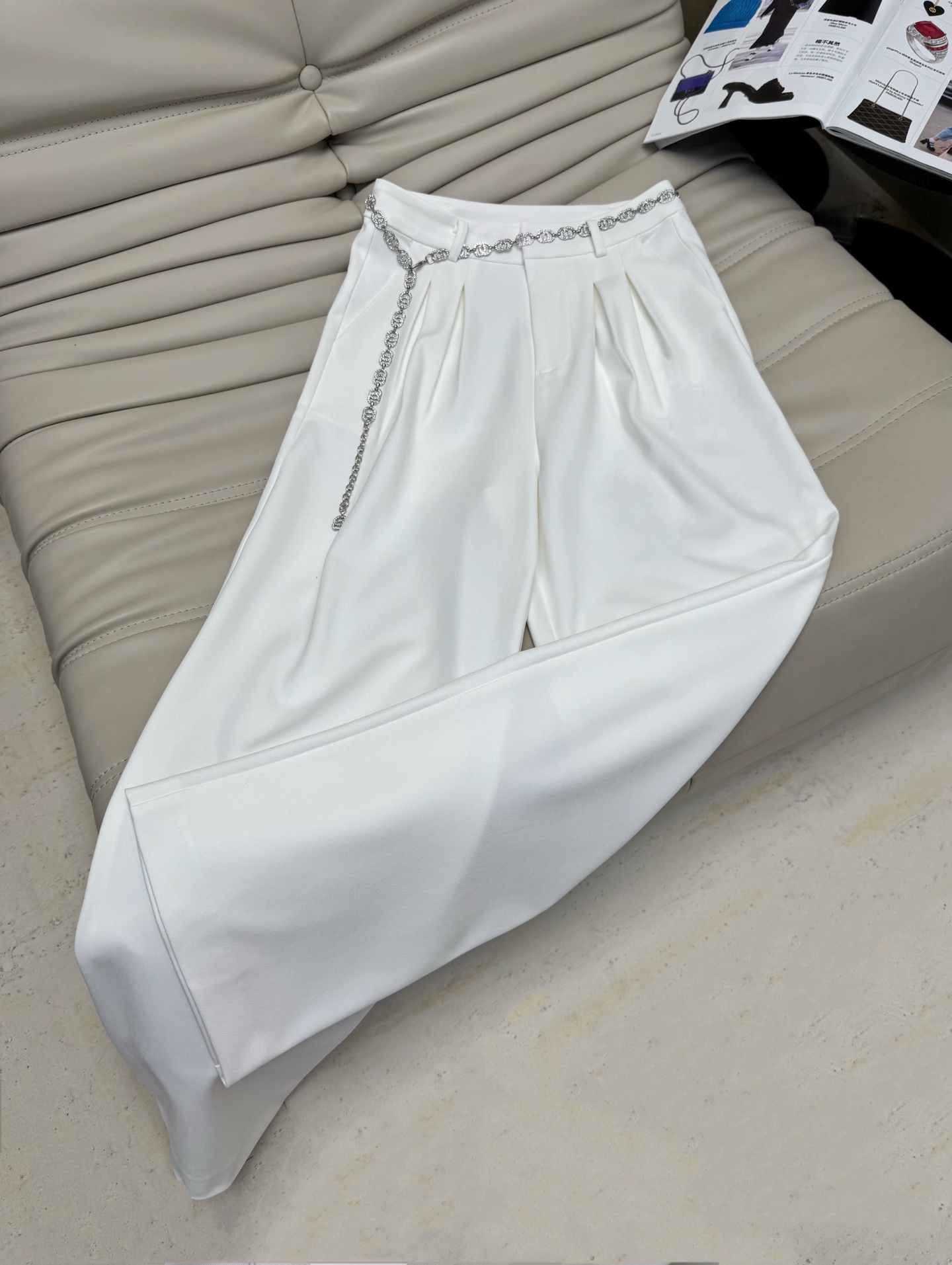 NO:473540,Recommended popular products: 25 years of customized chain high-waist trousers, trousers, customized fabrics, high-quality genuine, very handsome. This one is so lovely. No matter whether you match it with a suit and sweater, it is versatile, must-in. Chain waist chain, exclusive customization is very textured: monochrome recommendation, sweaters, alexander wang19860909爆款推荐 25年定制链条高腰西裤 长裤 定制面料高品质正版 很帅气 这一件 太爱了 无论搭配西服毛衣 都是百搭 必入 链条腰链 ,专属定制的很有质感:单色推荐,,sweaters,alexander wang,Women's clothing