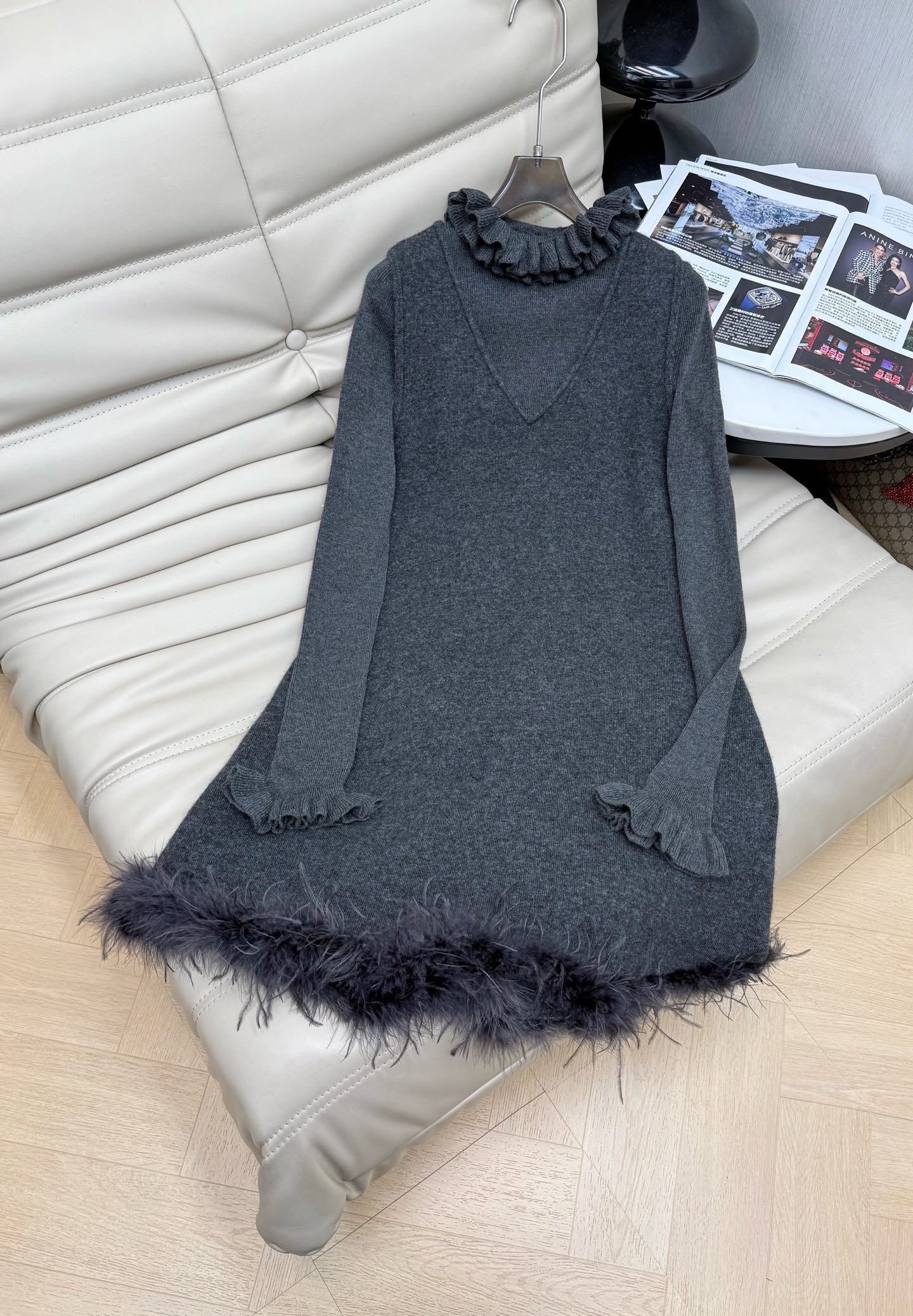 NO:709089,Jumpsuit, new sleeveless loose vest dress as base, two-piece set of flower bud base shirt, fashionable small fragrance high-end suit, ostrich feather splicing design, western style, loose version, not flattering on the body, ready for delivery, two colors S ML.,,skirts,19860909连衣 打底新款无袖宽松背心连衣裙 花苞打底衫两件套 时尚小香风高级感套装 鸵鸟毛拼接设计洋气 宽松版型不挑身材 现货发 两色S ML.,,skirts,,Women's clothing