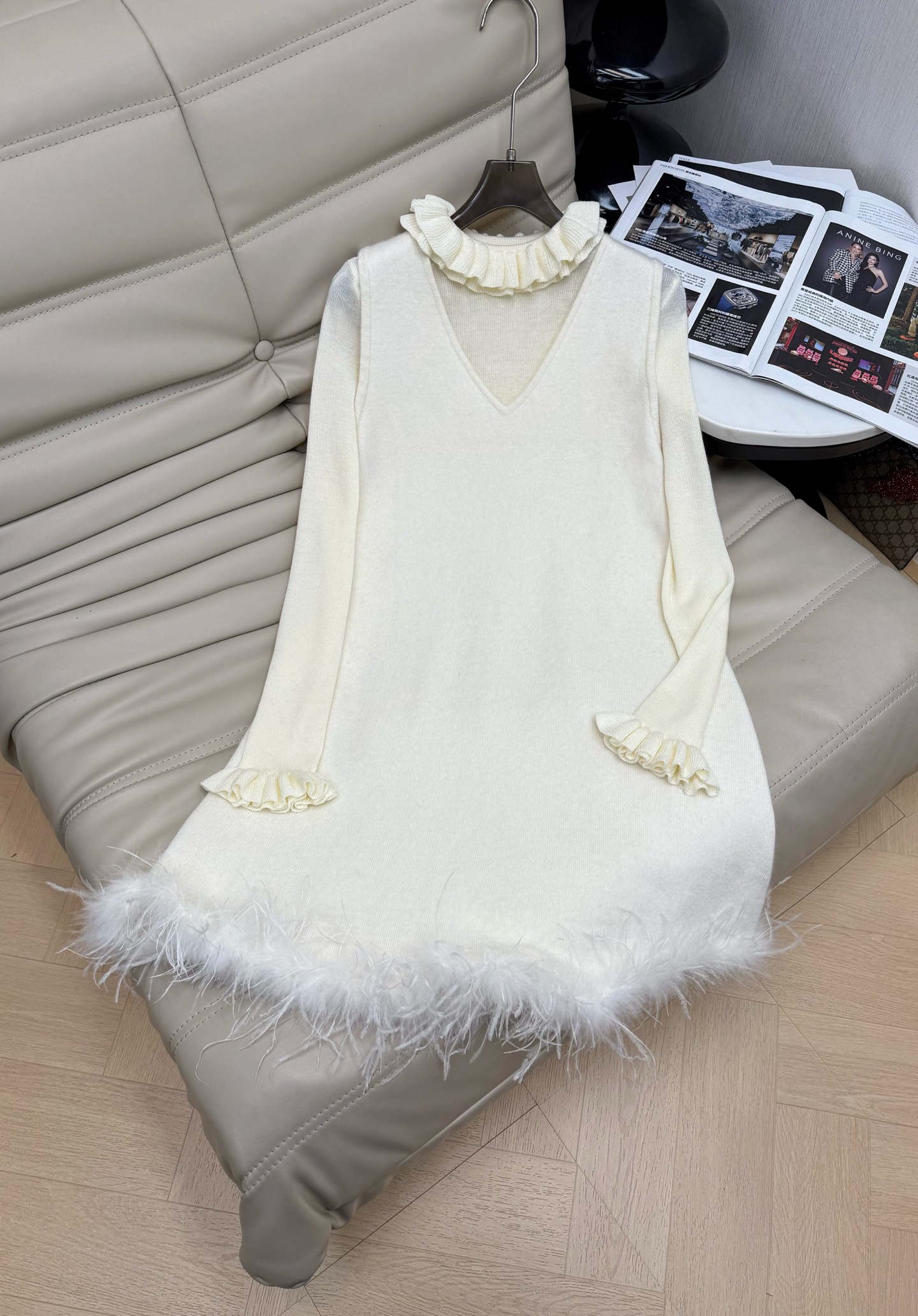 NO:709091,Jumpsuit, new sleeveless loose vest dress as a base, two-piece set of flower bud base shirt, fashionable small fragrance high-end suit, ostrich feather splicing design, western style, loose version, not flattering on the body, ready for delivery, two colors S ML,,skirts,19860909连衣 打底新款无袖宽松背心连衣裙 花苞打底衫两件套 时尚小香风高级感套装 鸵鸟毛拼接设计洋气 宽松版型不挑身材 现货发 两色S ML,,skirts,,Women's clothing