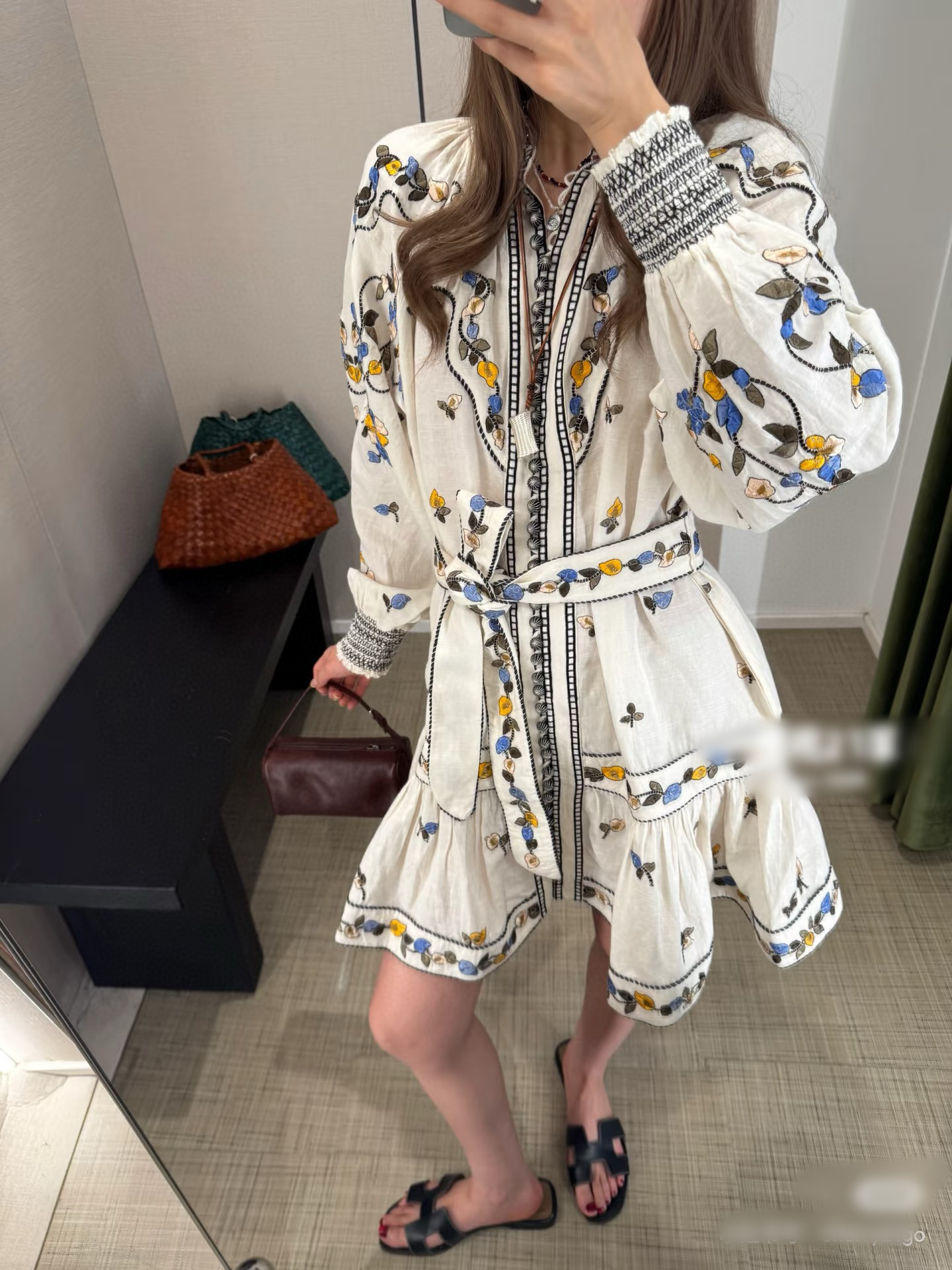 NO:708697,,,19860909,,,Women's clothing