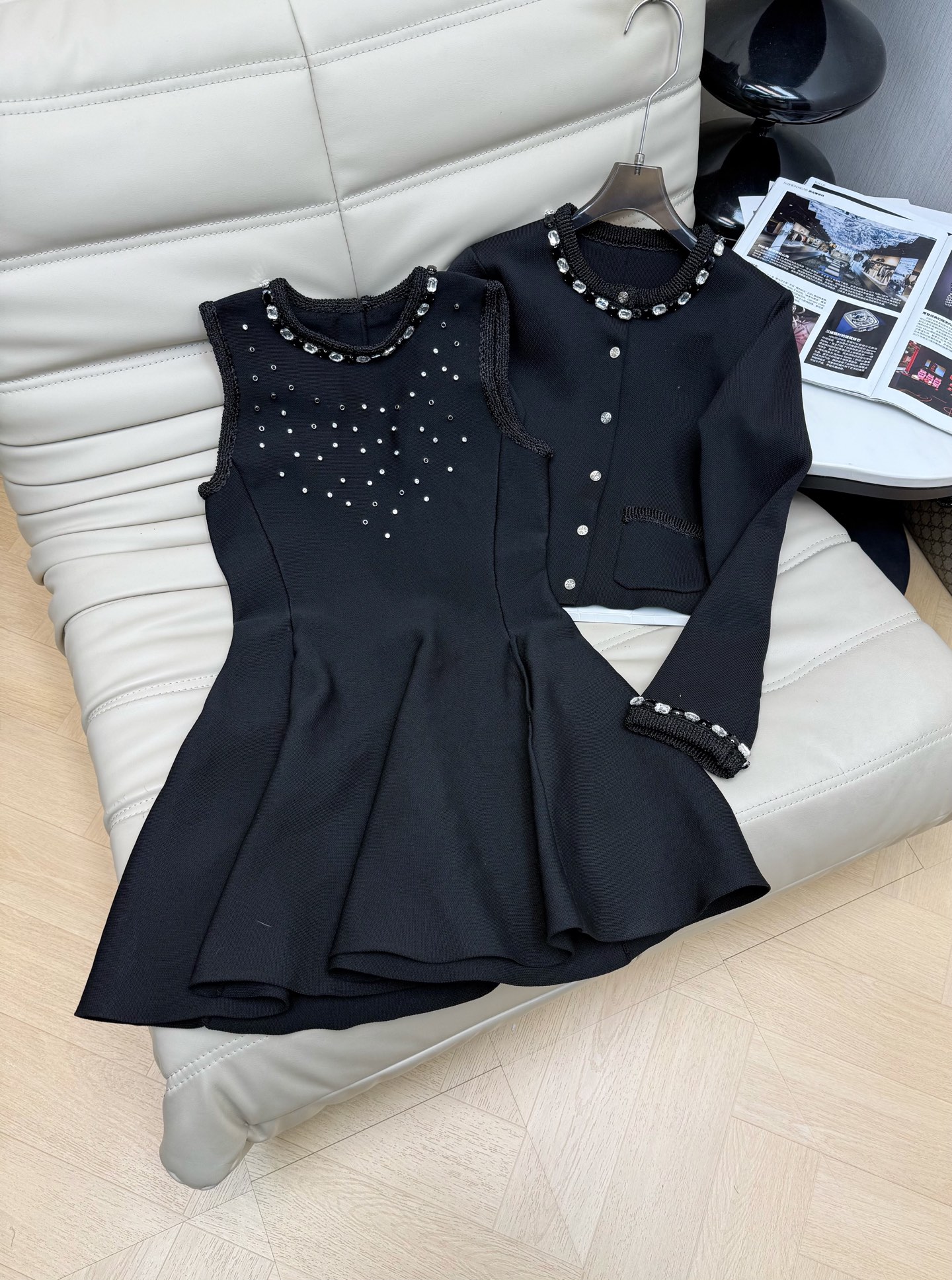 NO:709380,Dress outer NEW 26PF new high-end small fragrant dress jacket, beaded neck design, exquisite details, classic version, can be easily held whether it is a date or daily commuting. Recommend SmL,,skirts,jackets & coats,19860909连衣裙 外NEW 26PF新款高级感拉满的小香风连衣裙外套 领口钉珠设计 精致的细节 经典的版型 不管是约会还是日常通勤都能轻松hold住 推荐SmL,,skirts,jackets & coats,,Women's clothing