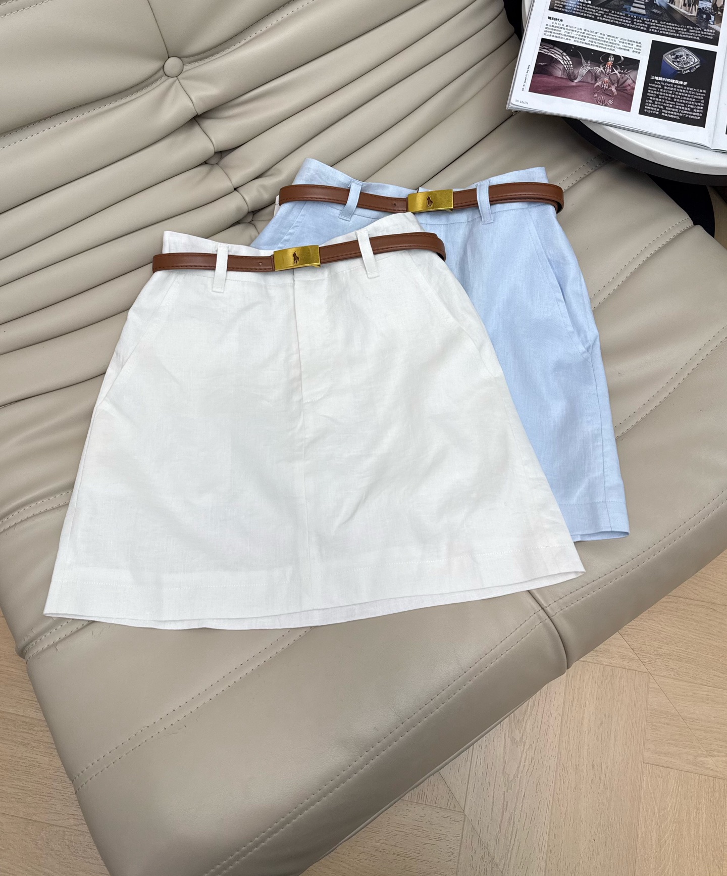 NO:709376,NEW 26PF's new skirts are equipped with brown belts and gold buckles, full of details~ Clean tailoring with classic belts, casual with a little tightness. They look great whether paired with T-shirts or shirts. Recommended four-color SML, skirts, tees, t-shirts,19860909NEW 26PF新款半裙都配有棕色腰带金色扣环细节感满满~ 干净利落的裁剪配上经典的腰带 休闲中带点小紧致 无论是搭配T恤还是衬衣都非常好看推荐四色SML,,skirts,tees，t-shirt,,Women's clothing