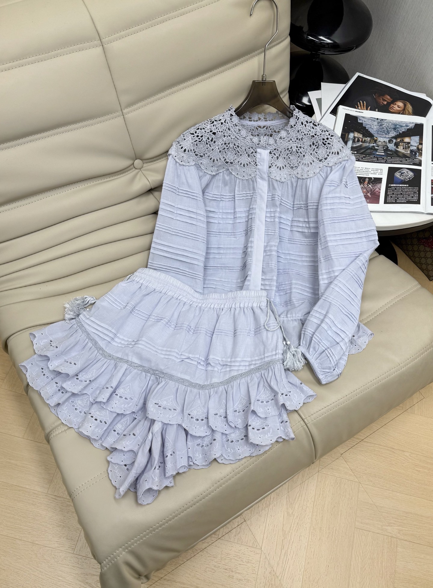 NO:712778,Tops and pants 26PF new heavy-duty hollow collar top and cake pants suit. Detachable P, the exquisiteness of the hollow lace. The sweetness of the cake pants. Wearing it, he feels like a princess in the garden. The loose version is not picky about the figure. It is easy to hide the flesh. It is pure and sexy. The atmosphere of date wear is directly full! Recommended two colors 34-36-38,,skirts,19860909上衣 裤子 26PF新款重工镂空领上衣蛋糕裤套装 可分开P,镂空蕾丝的精致 蛋糕裤裙的甜美穿上他感觉自己就是花园里的公主宽松的版型不挑身材 轻松藏肉又纯又欲 约会穿搭氛围感直接拉满! 推荐两色 34-36-38,,skirts,,Women's clothing